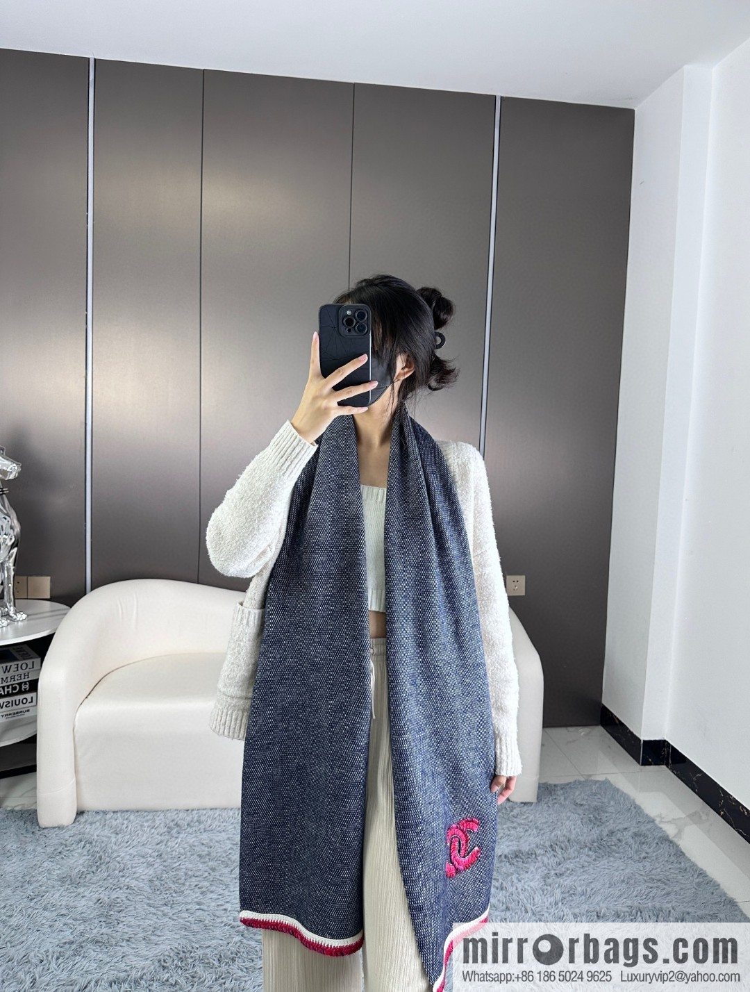 CHANEL elegant knitted, double C logo cashmere scarf