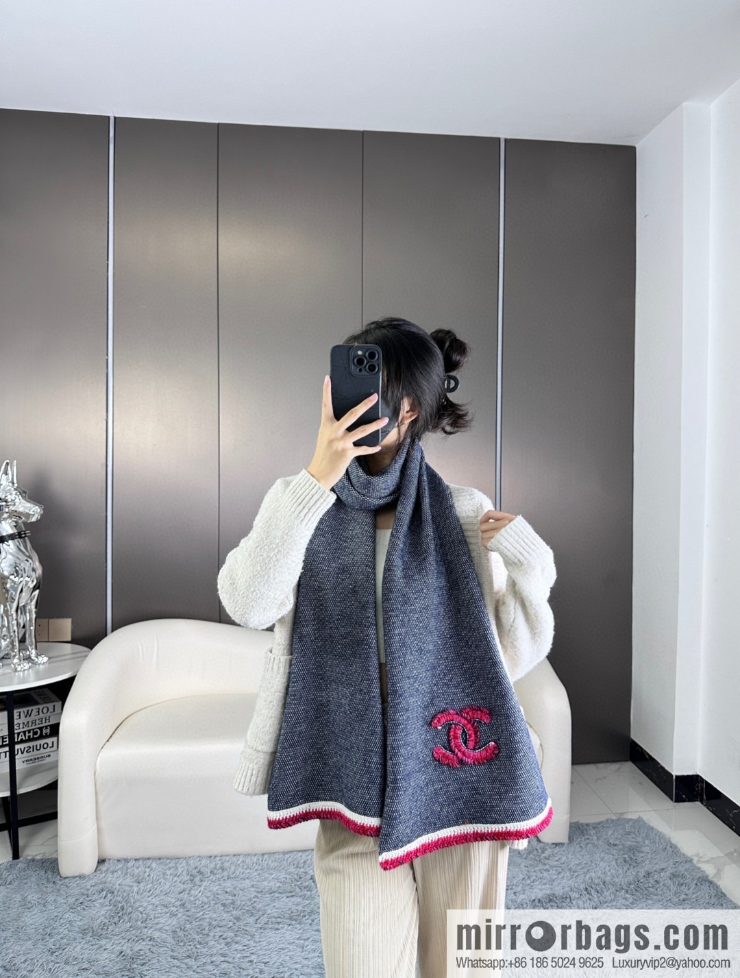 CHANEL elegant knitted, double C logo cashmere scarf