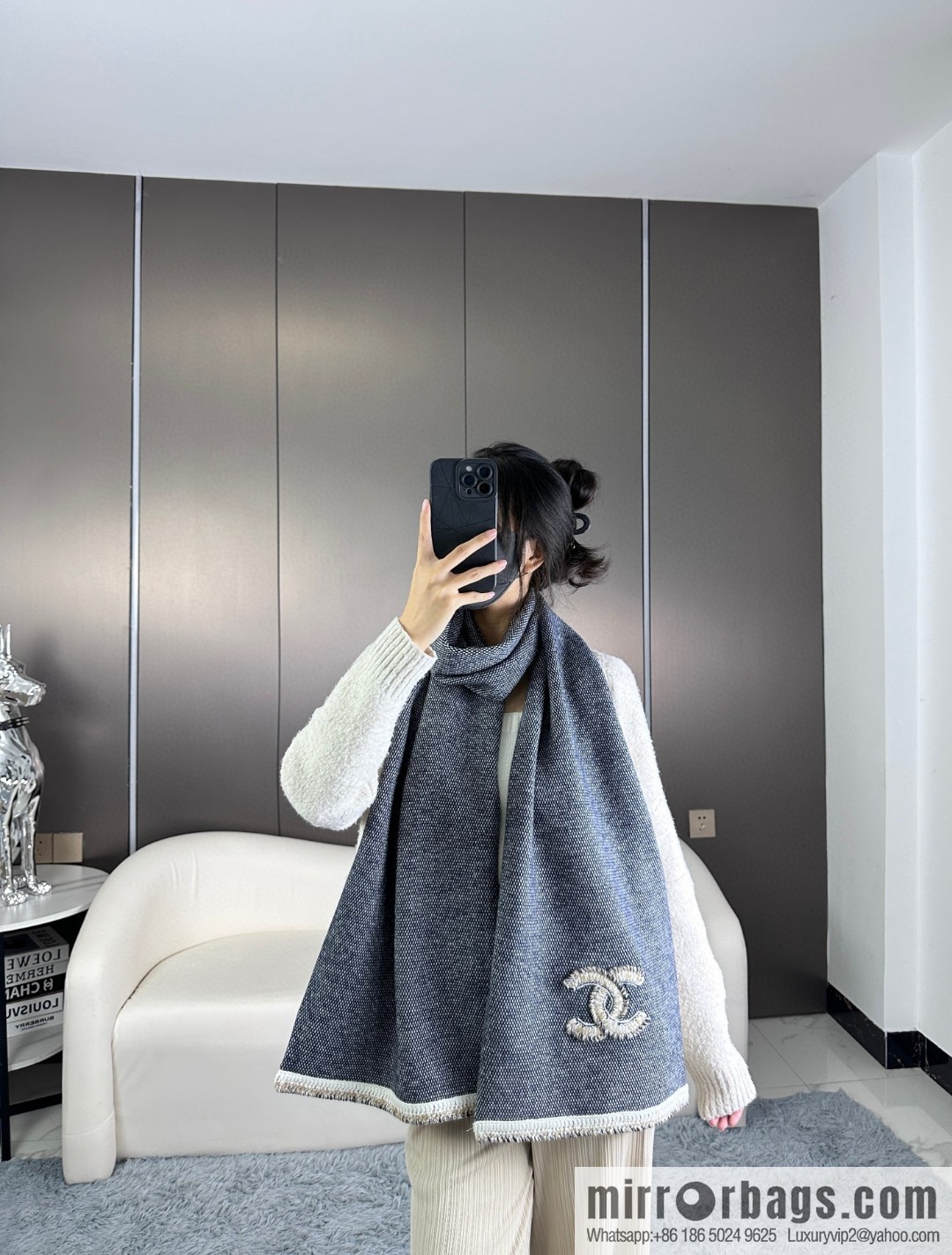 CHANEL elegant knitted, double C logo cashmere scarf