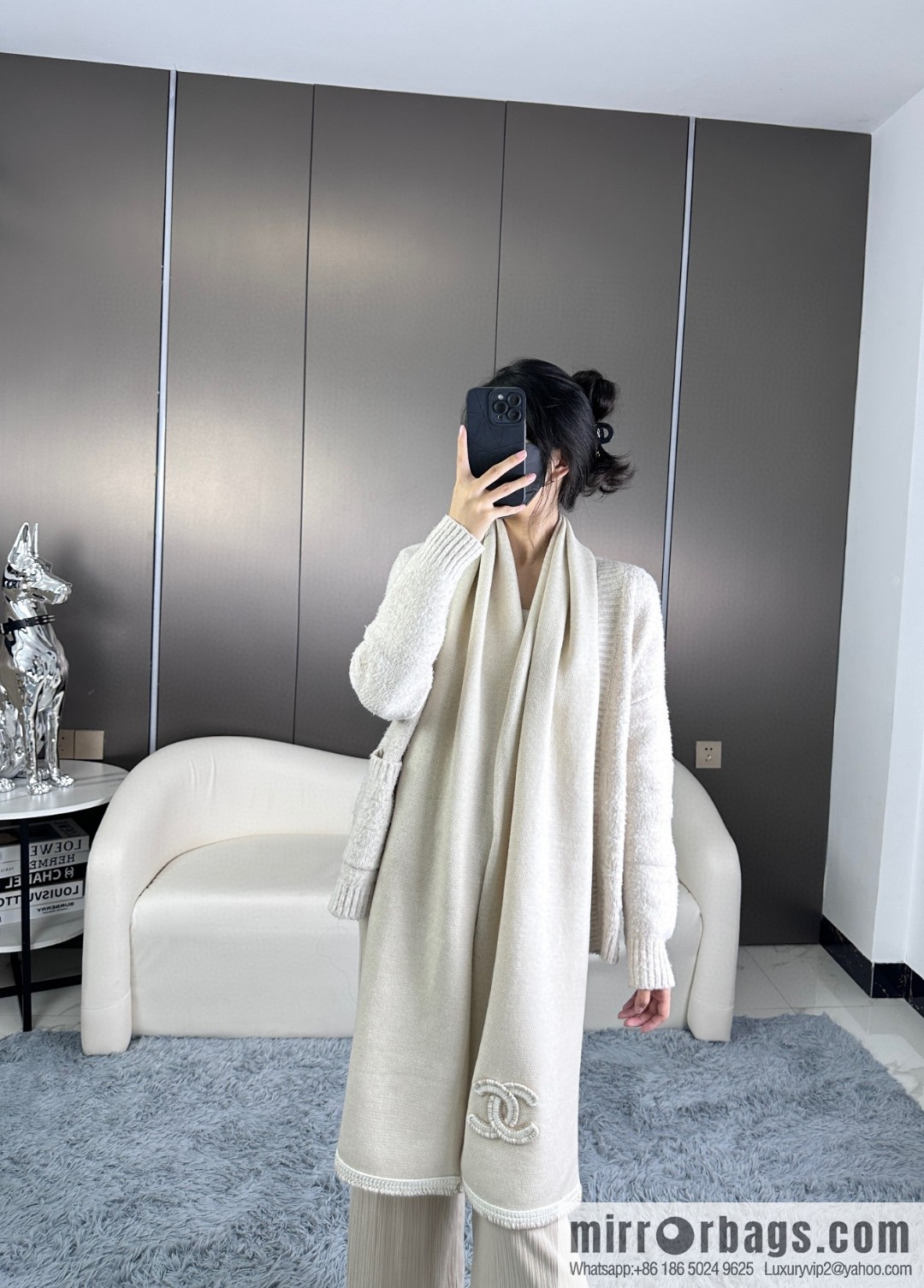 CHANEL elegant knitted, double C logo cashmere scarf