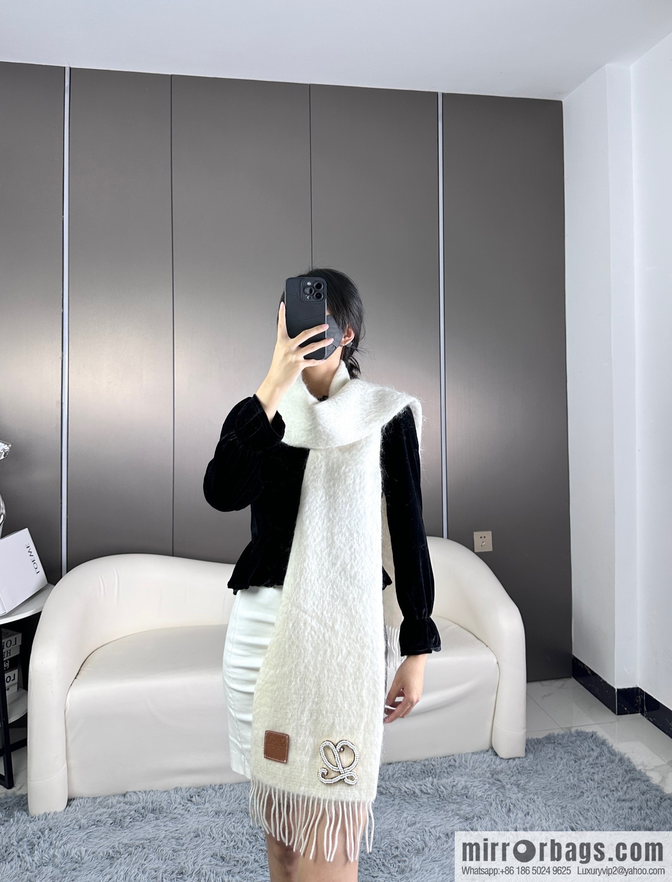 LOEWE super beautiful new mohair brooch scarf