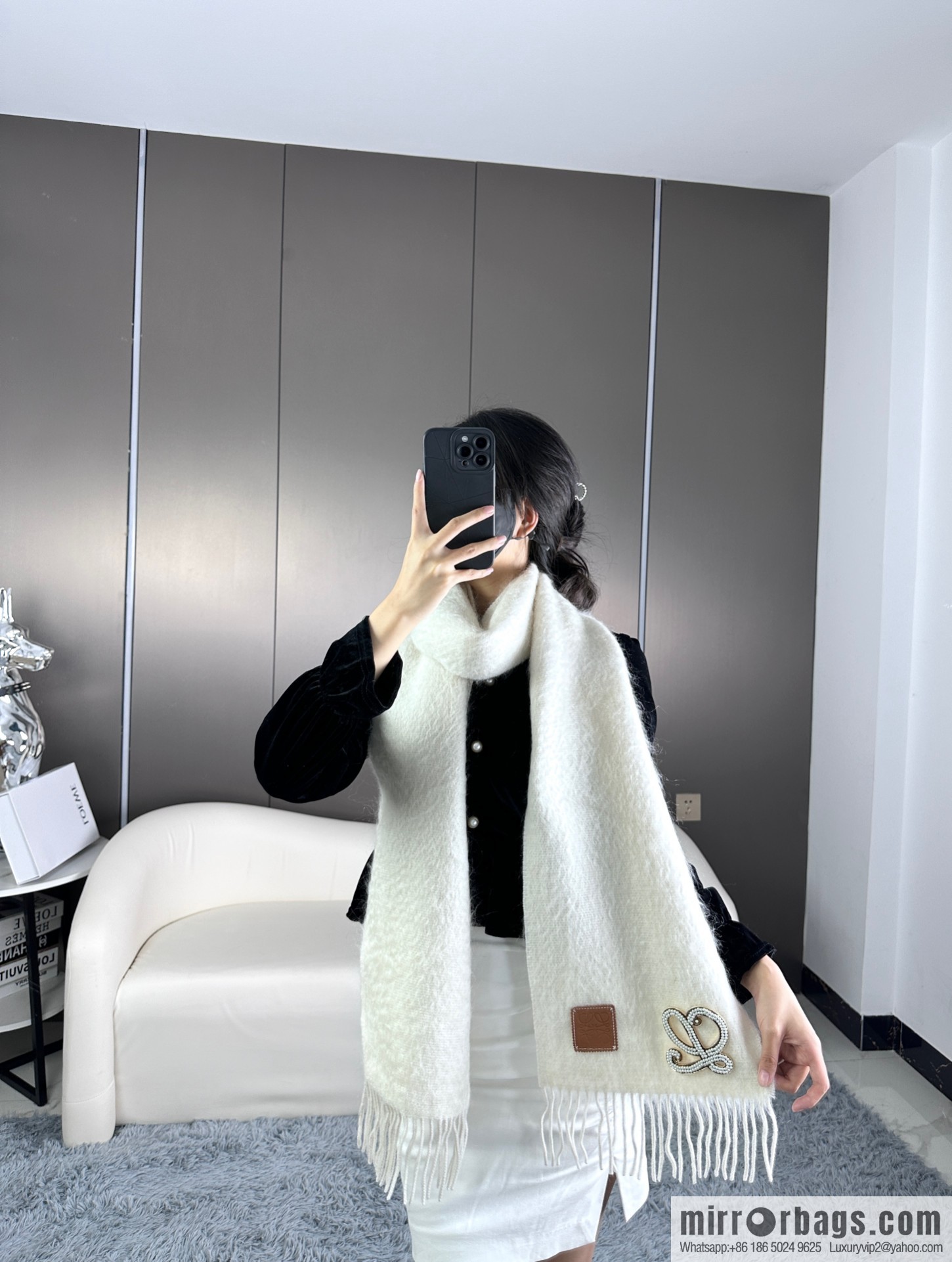 LOEWE super beautiful new mohair brooch scarf