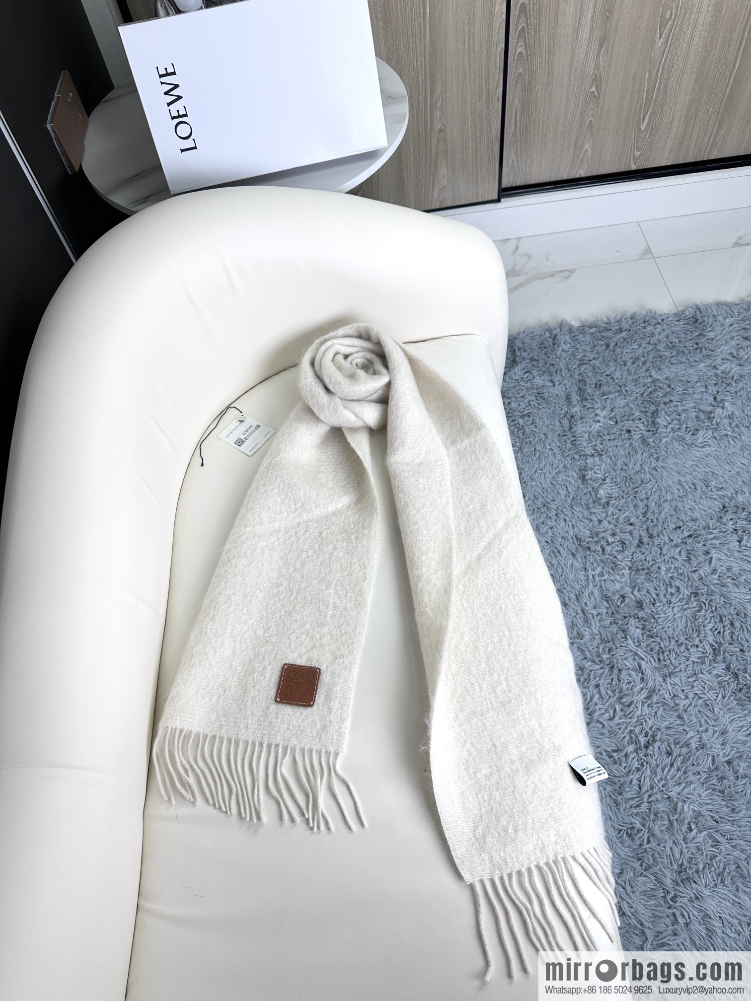 LOEWE super beautiful new mohair brooch scarf