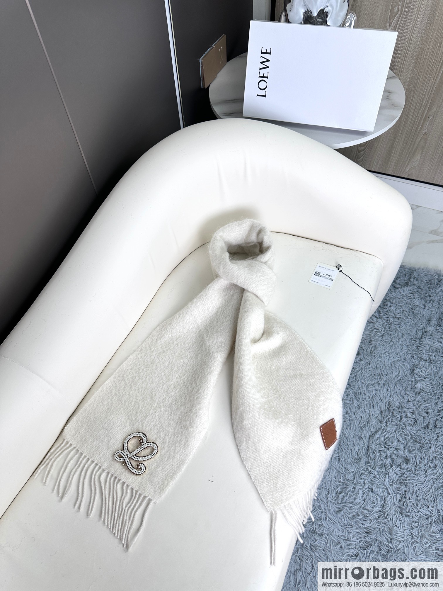 LOEWE super beautiful new mohair brooch scarf