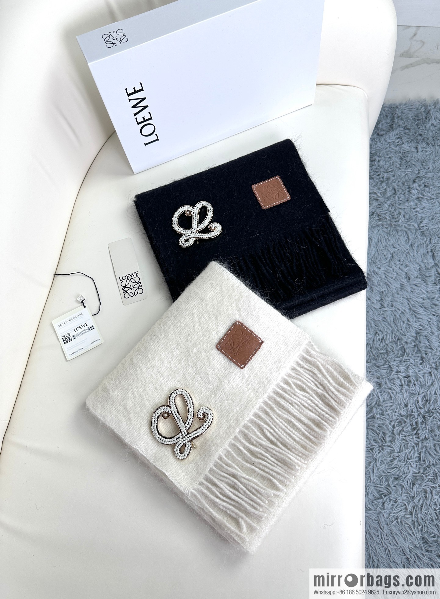 LOEWE super beautiful new mohair brooch scarf