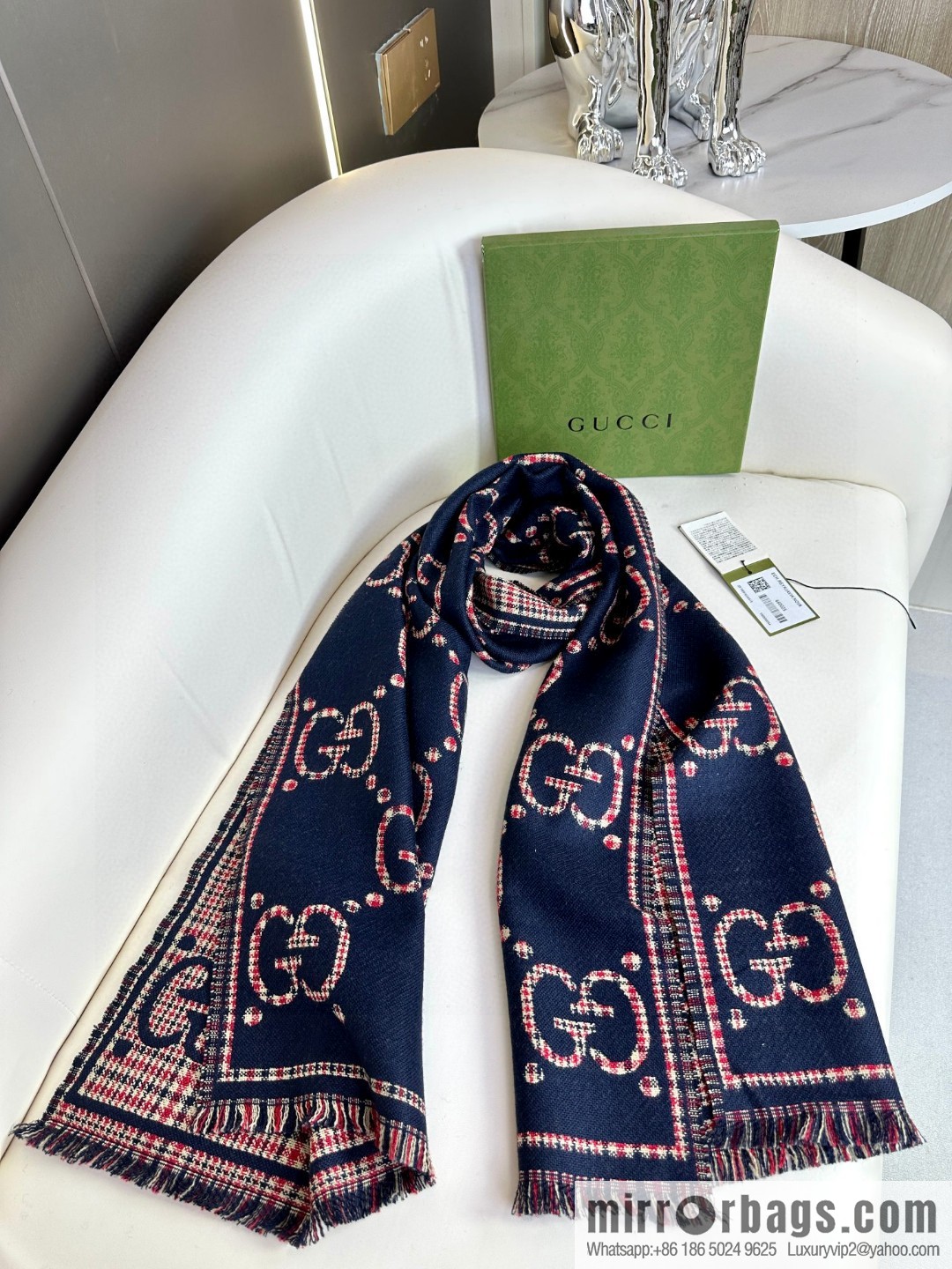 GUCCI GG pattern double-sided jacquard wool scarf