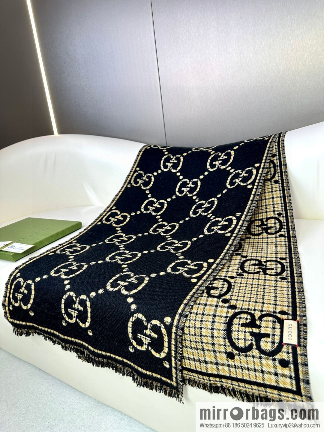 GUCCI GG pattern double-sided jacquard wool scarf