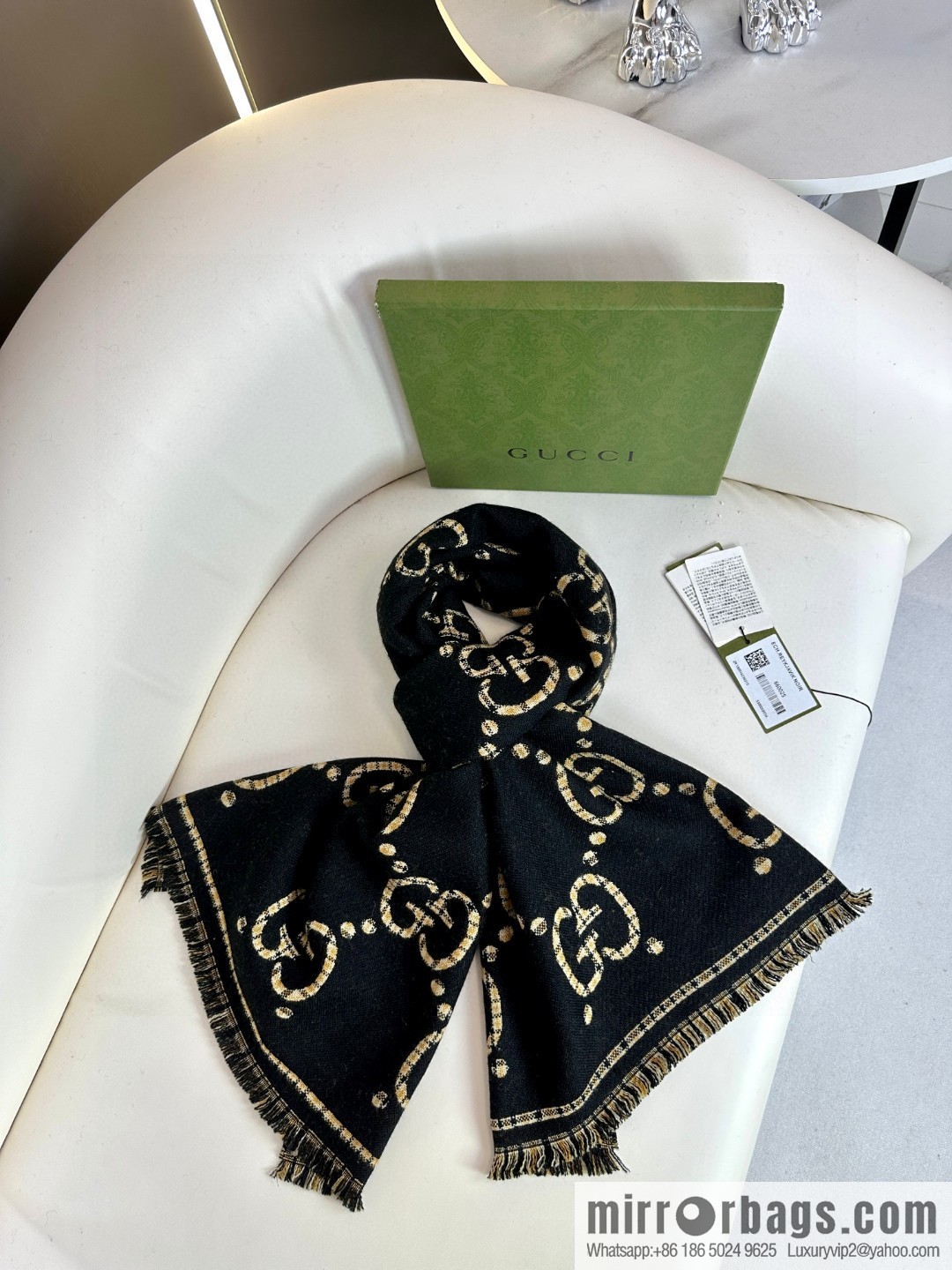 GUCCI GG pattern double-sided jacquard wool scarf