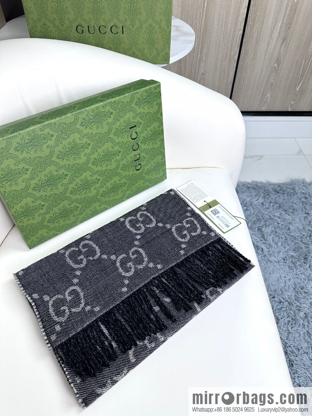 GUCCI [Double-sided GG jacquard] fringed long towel