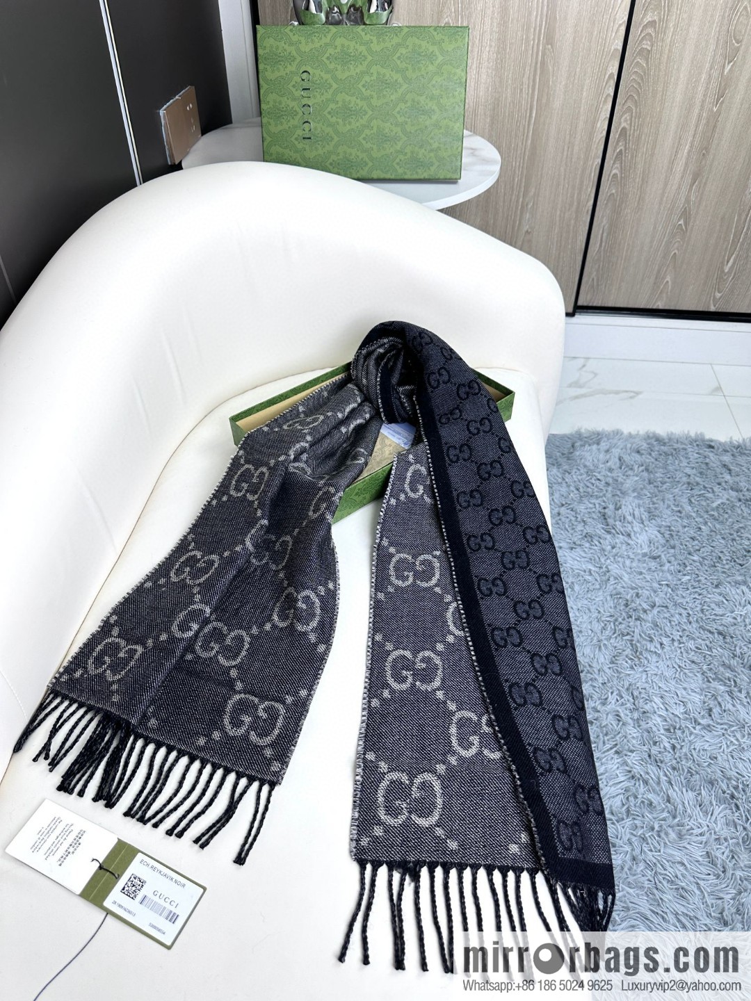 GUCCI [Double-sided GG jacquard] fringed long towel