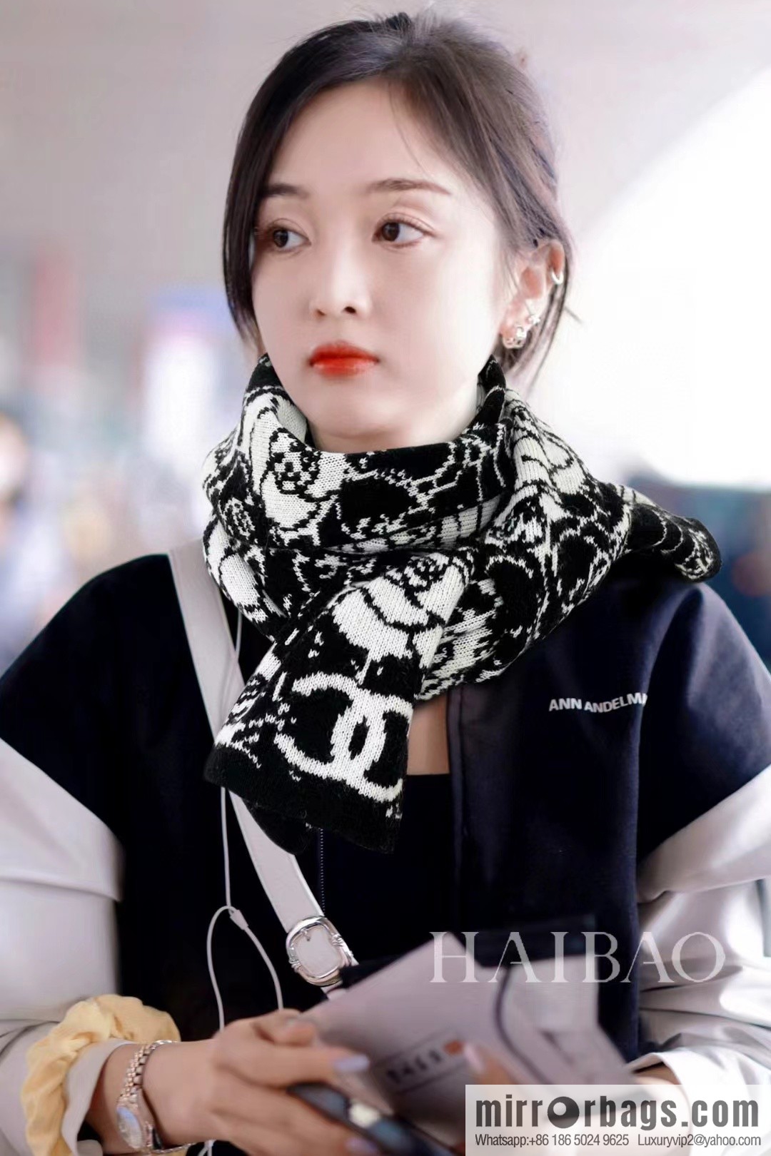 CHANEL camellia knitted cashmere towel
