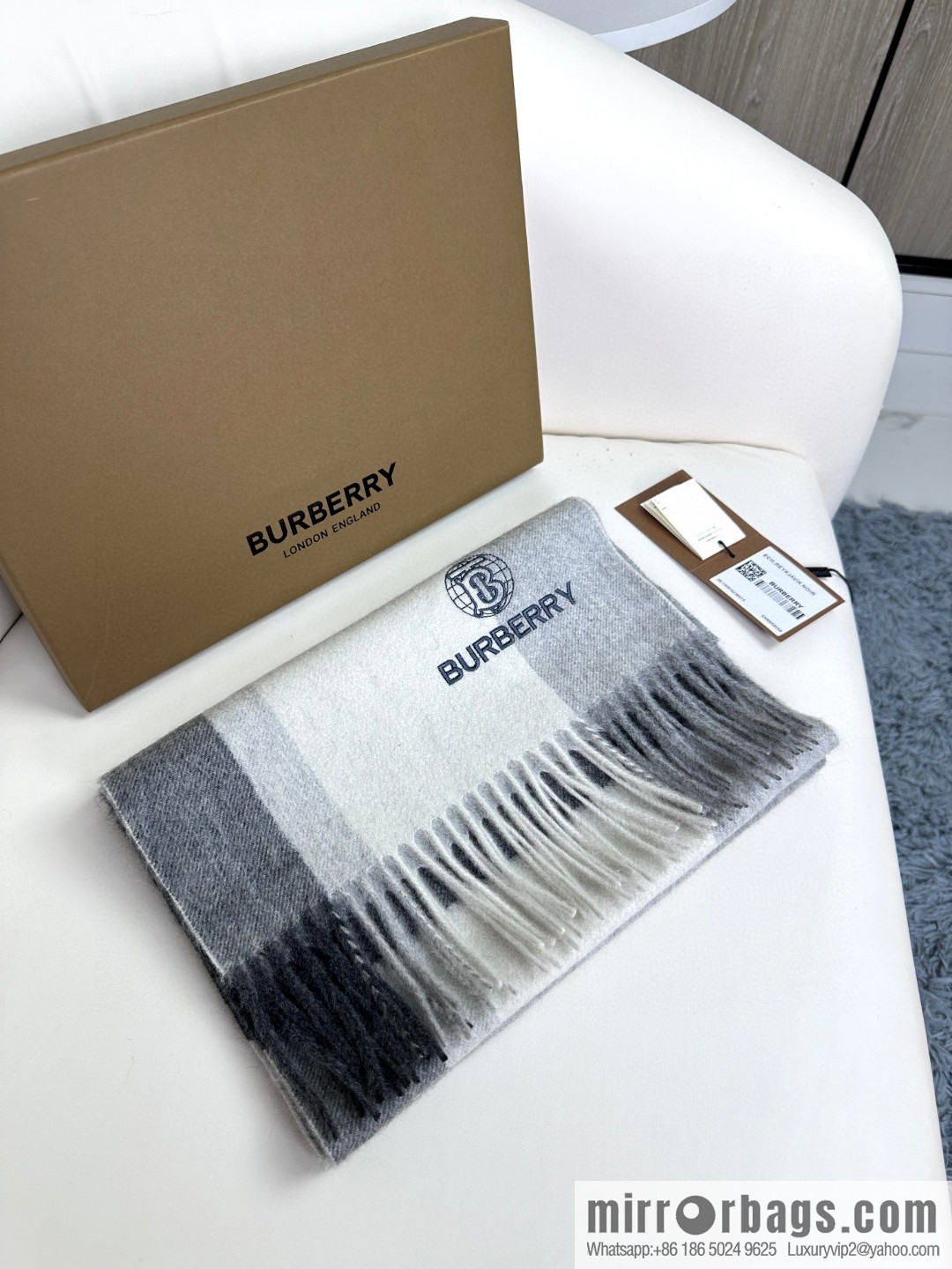 Burberry, top cashmere scarf