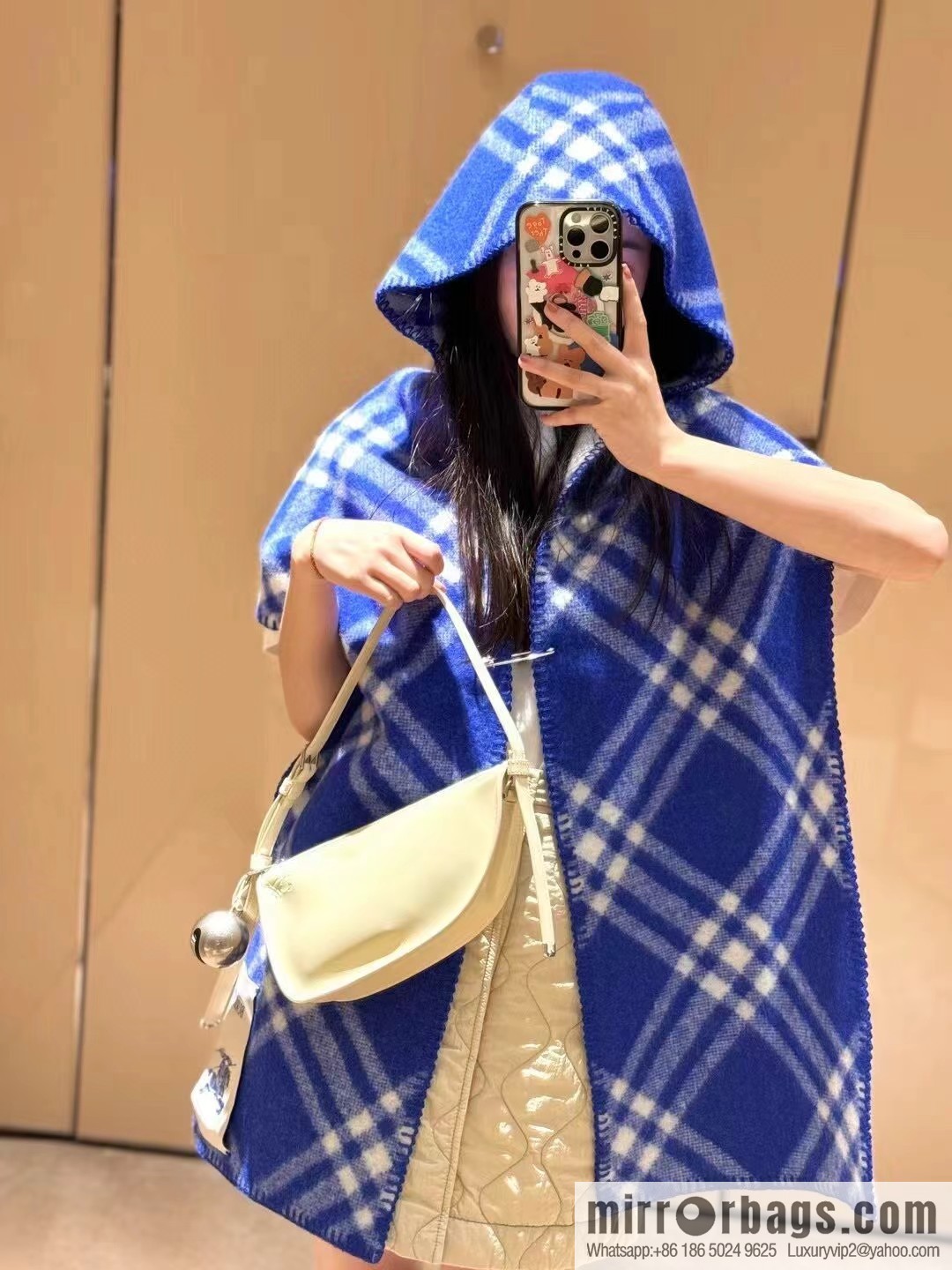 Burberry, the new wool scarf