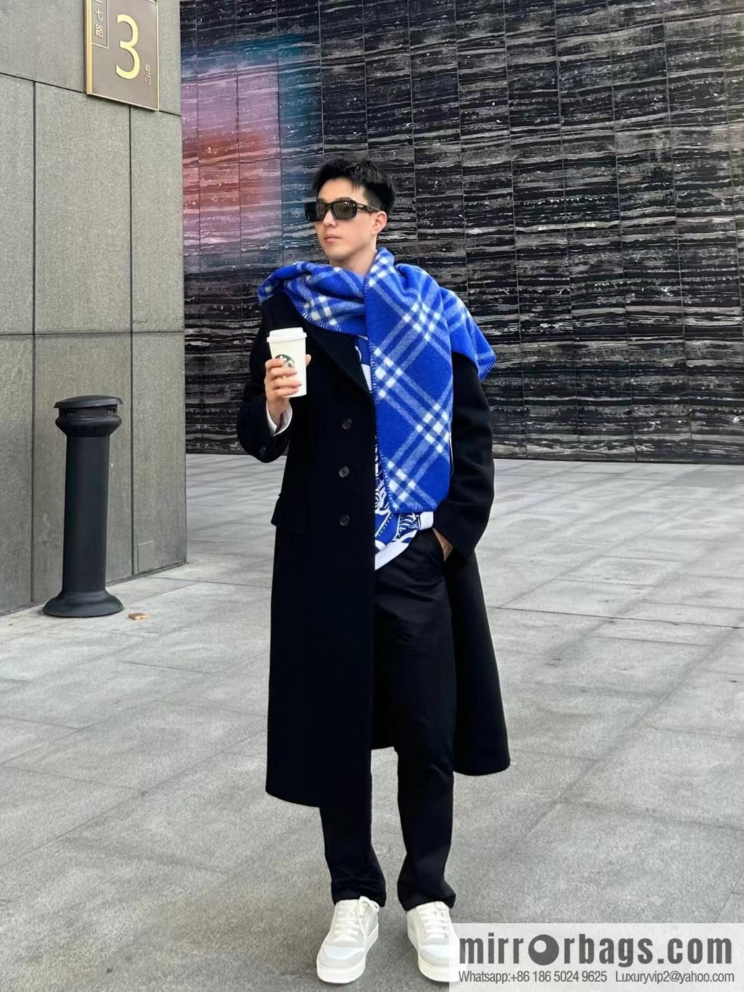 Burberry, the new wool scarf