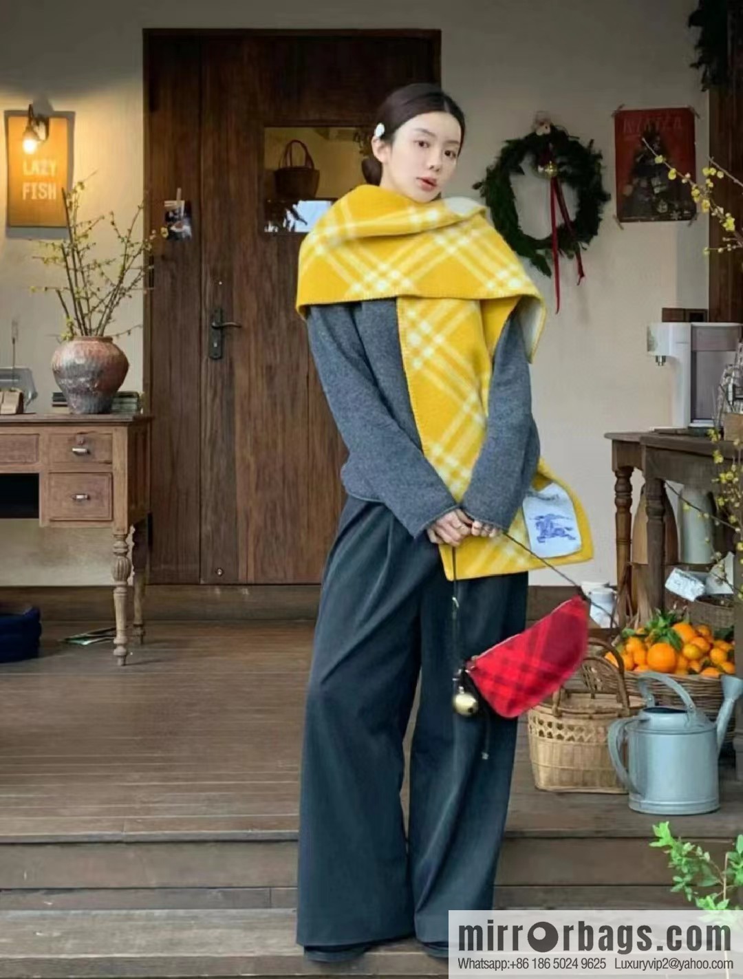 Burberry, the new wool scarf