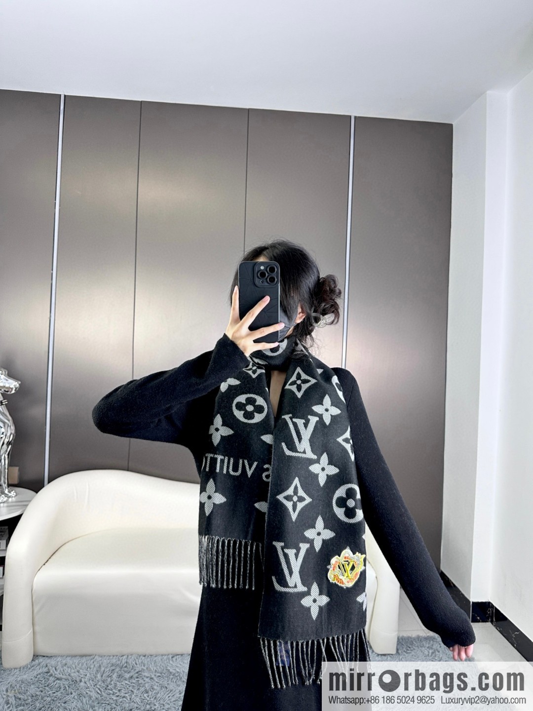 LV Year of the Dragon Limited Edition, Embroidered Labeled Sheep Wool Scarf M79522