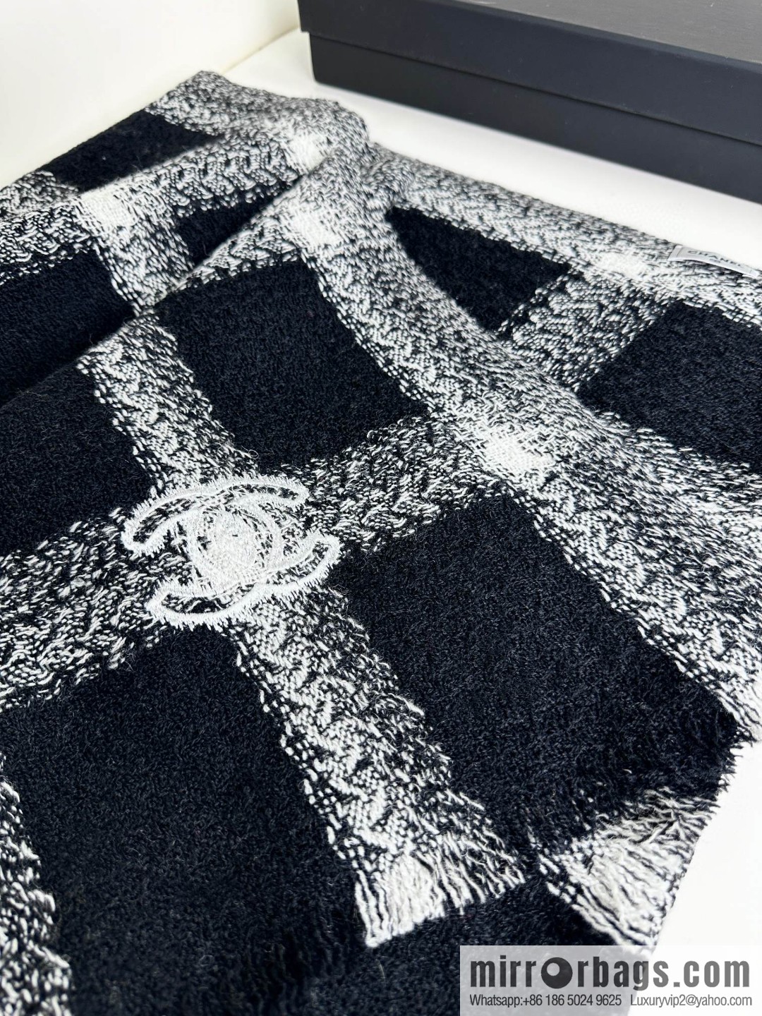 CHANEL autumn and winter new products · cashmere shrink shawl scarf