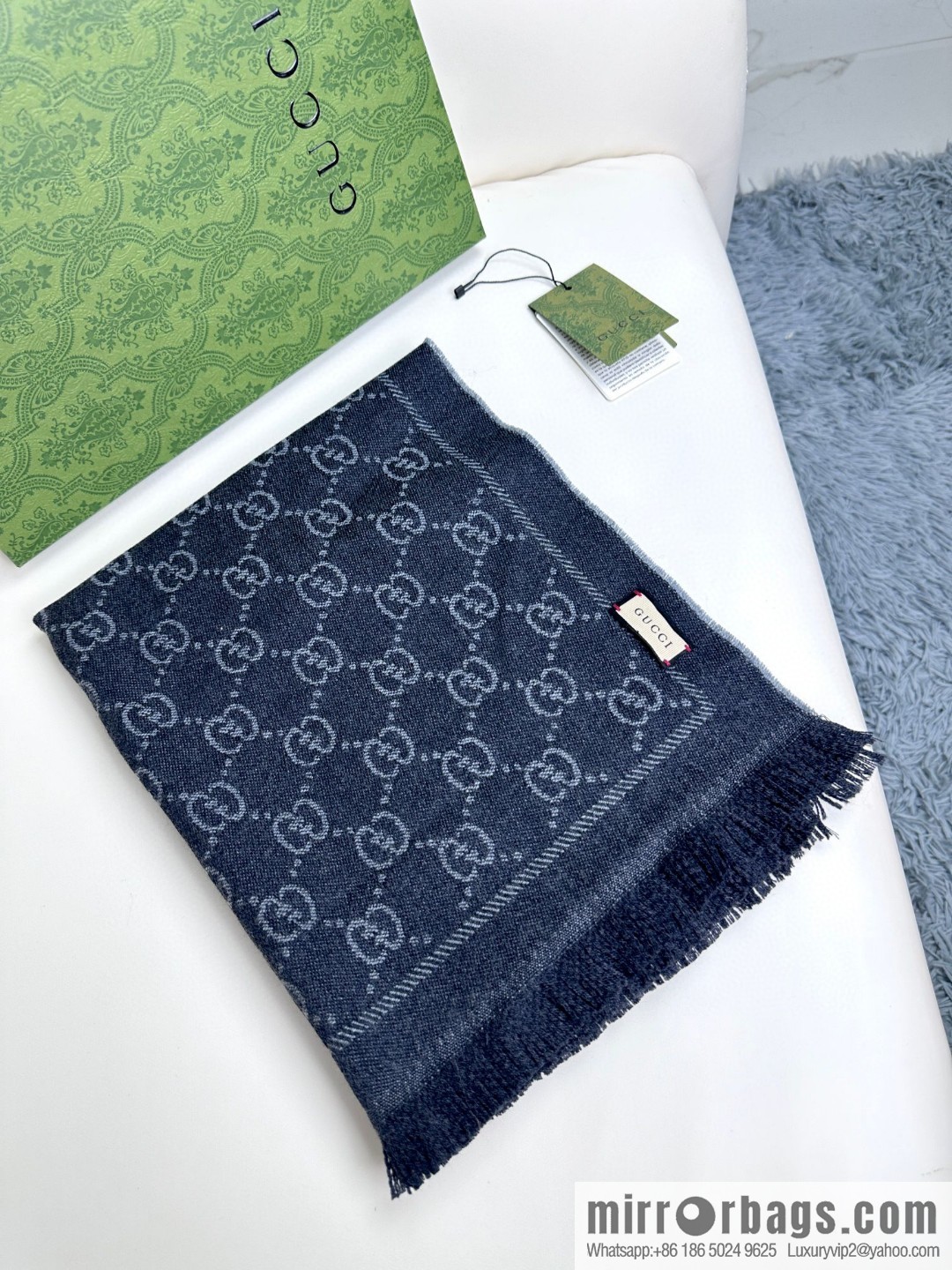 GUCCI double-sided jacquard scarf shawl