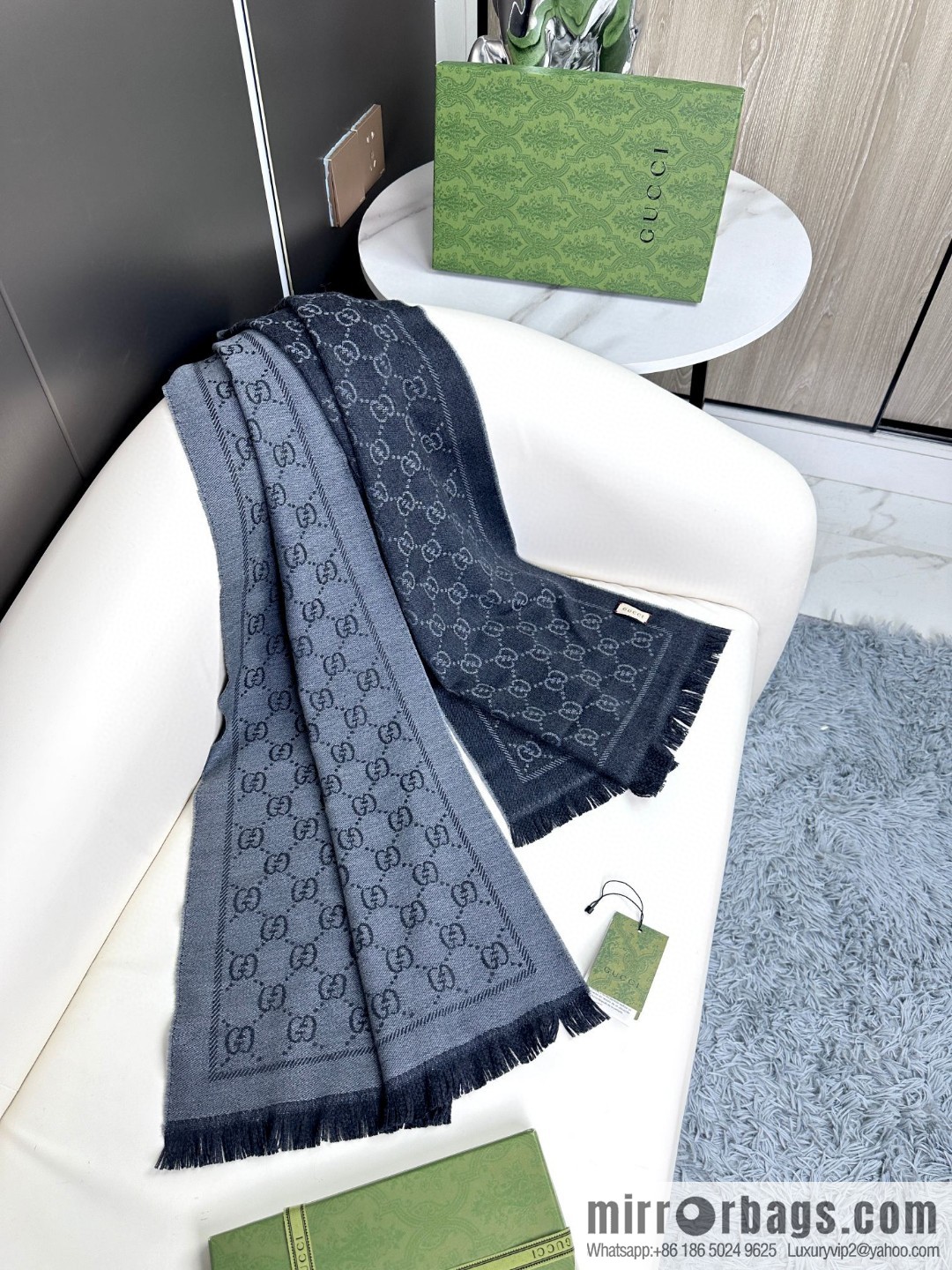 GUCCI double-sided jacquard scarf shawl
