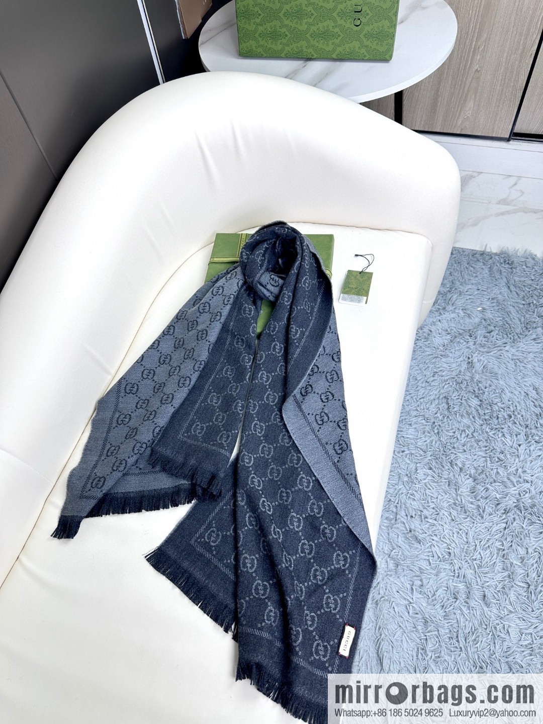 GUCCI double-sided jacquard scarf shawl