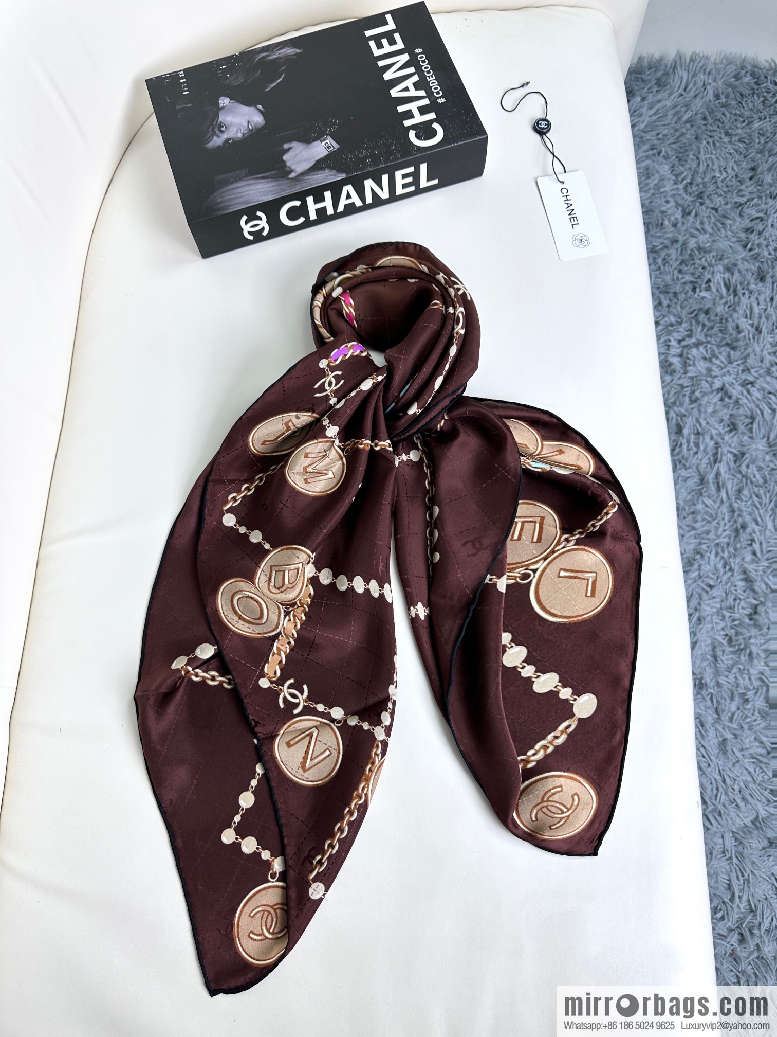 CHANEL Xiaoxiang pearl dark pattern jacquard 90 silk square towel
