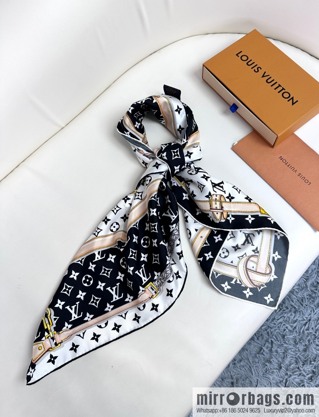 LV belt square towel M78667