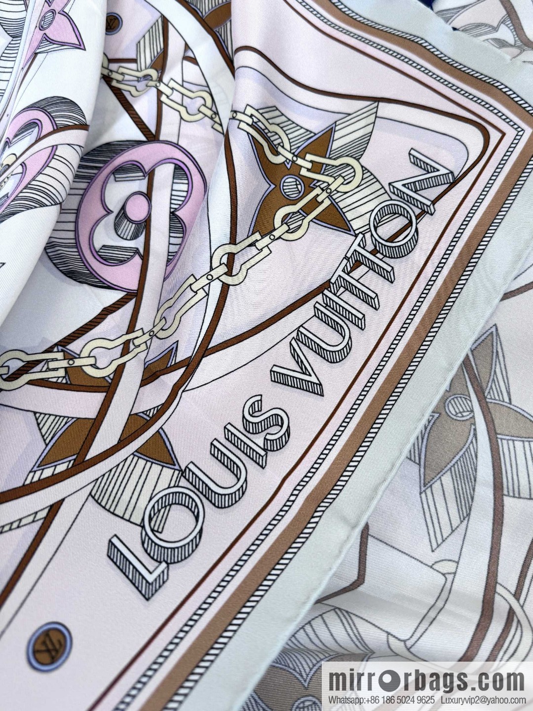 LV [L three-dimensional relief pattern 90] silk printing square towel