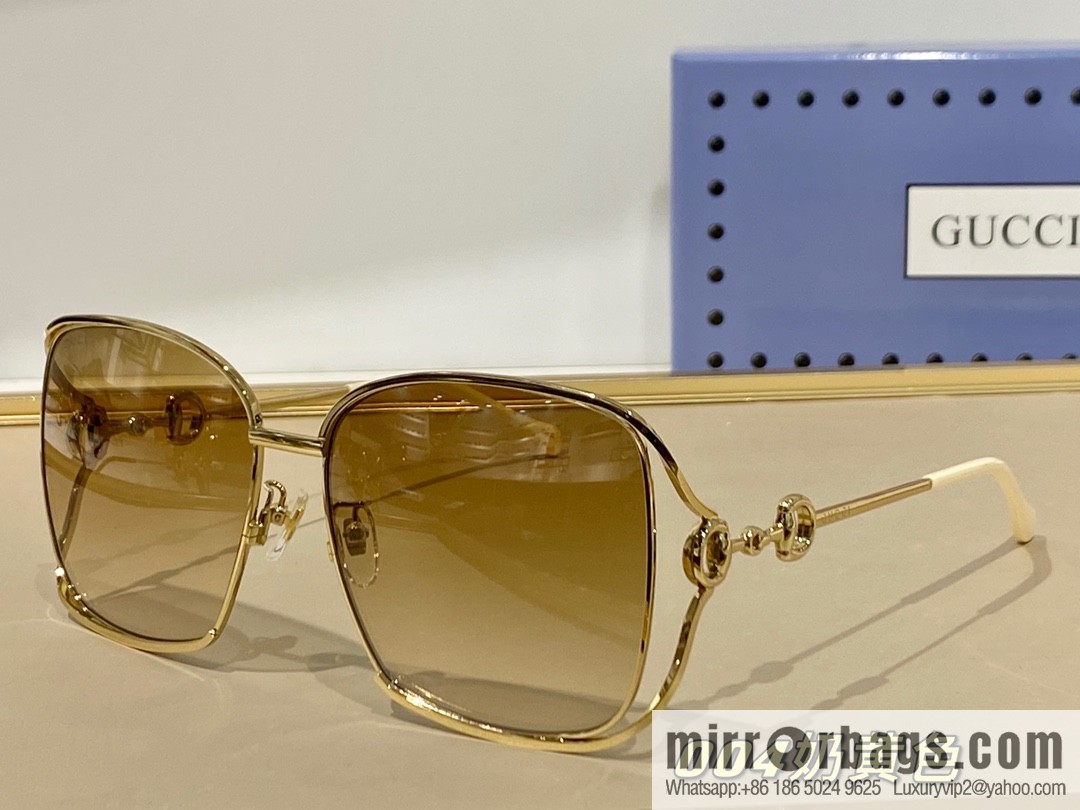 GUCCI Gucci horseshoe buckle temple plate sunglasses