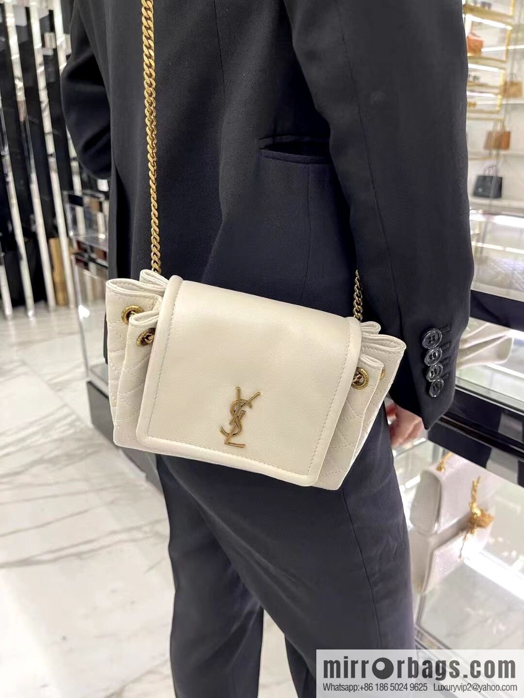 YSL 𝙈𝙊𝙉𝙊𝙂𝙍𝘼𝙈 𝙉𝙊𝙇𝙄𝙏𝘼 sheep leather mini handbag 672738 white