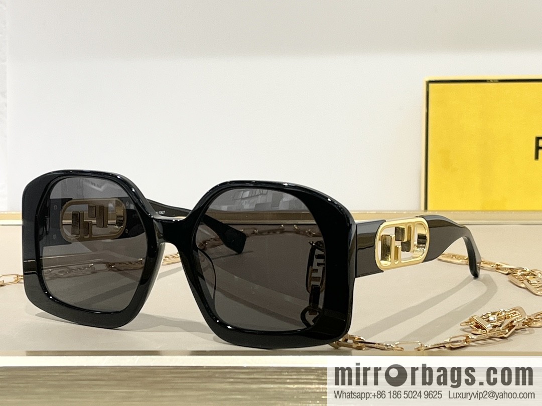 Fendi iconic logo large square sunglasses