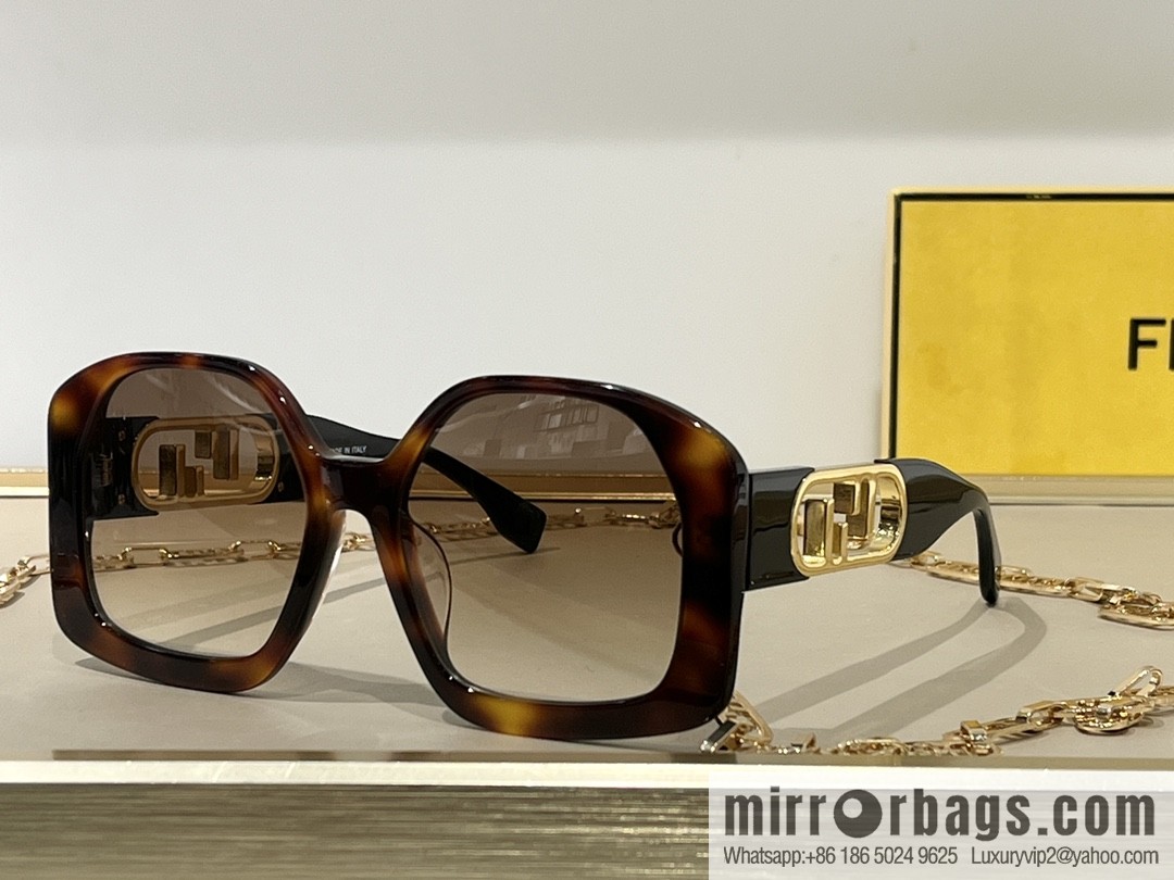 Fendi iconic logo large square sunglasses