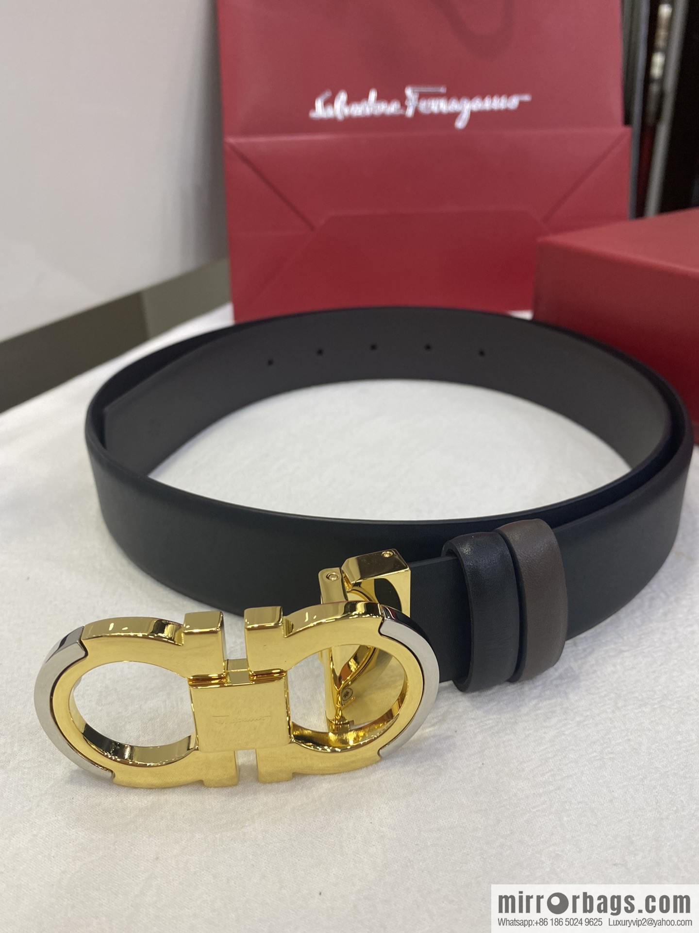 Ferragamo's new 3.5cm Gancio double-circle intercolored edge metal clip buckle, with the first layer of cowhide belt