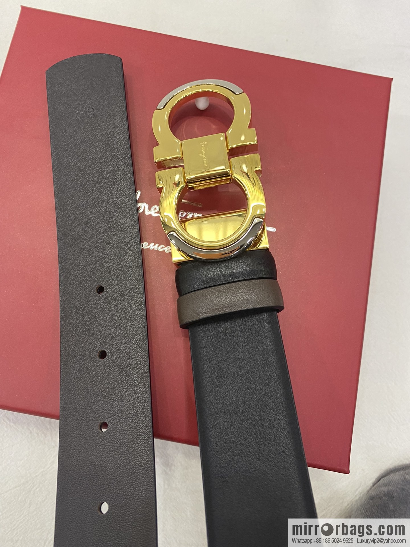 Ferragamo's new 3.5cm Gancio double-circle intercolored edge metal clip buckle, with the first layer of cowhide belt