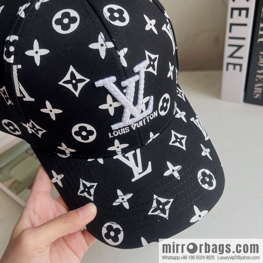 LV Louis Vuitton 2022 spring and summer new full of embroidery craft letters yuppie hardtop baseball cap