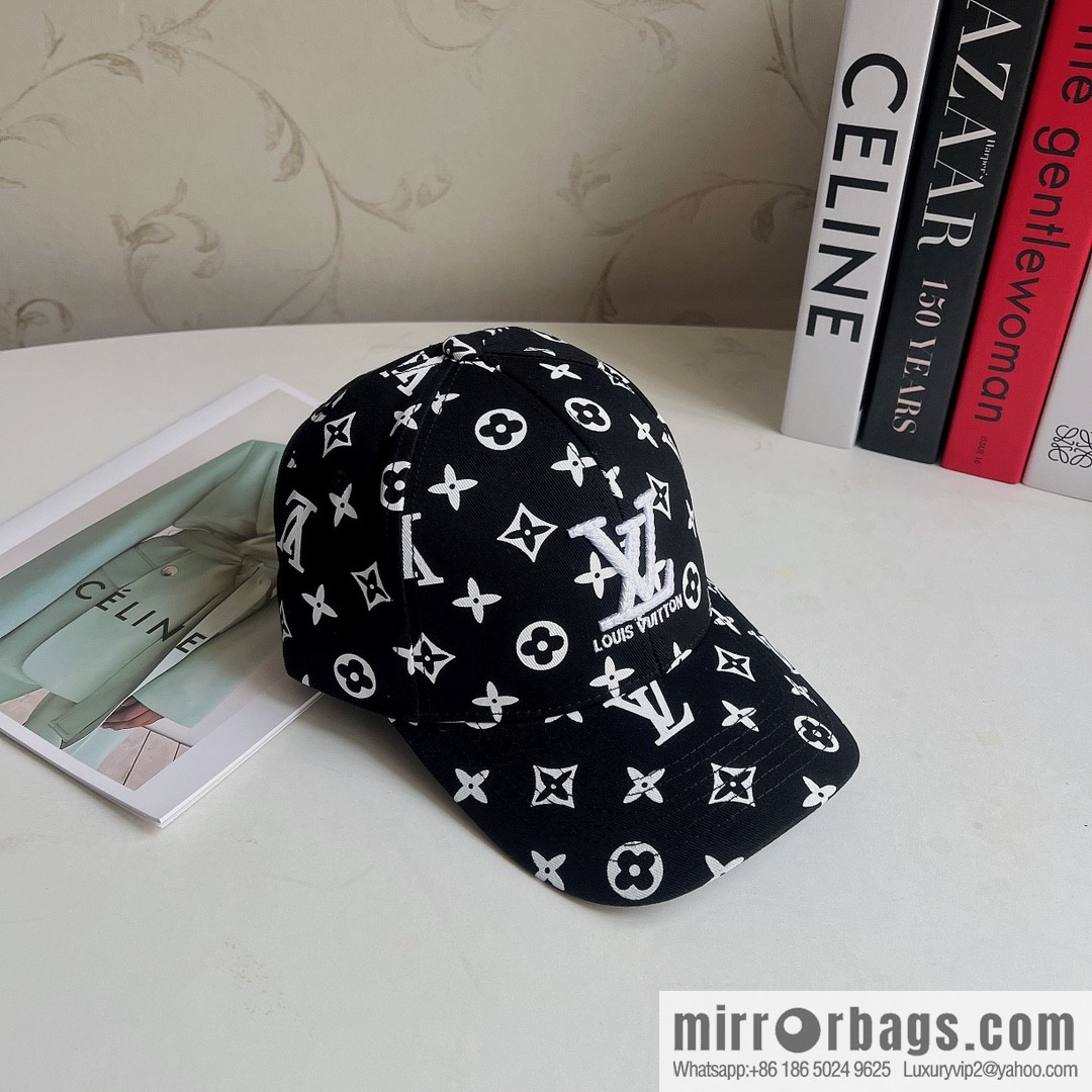 LV Louis Vuitton 2022 spring and summer new full of embroidery craft letters yuppie hardtop baseball cap