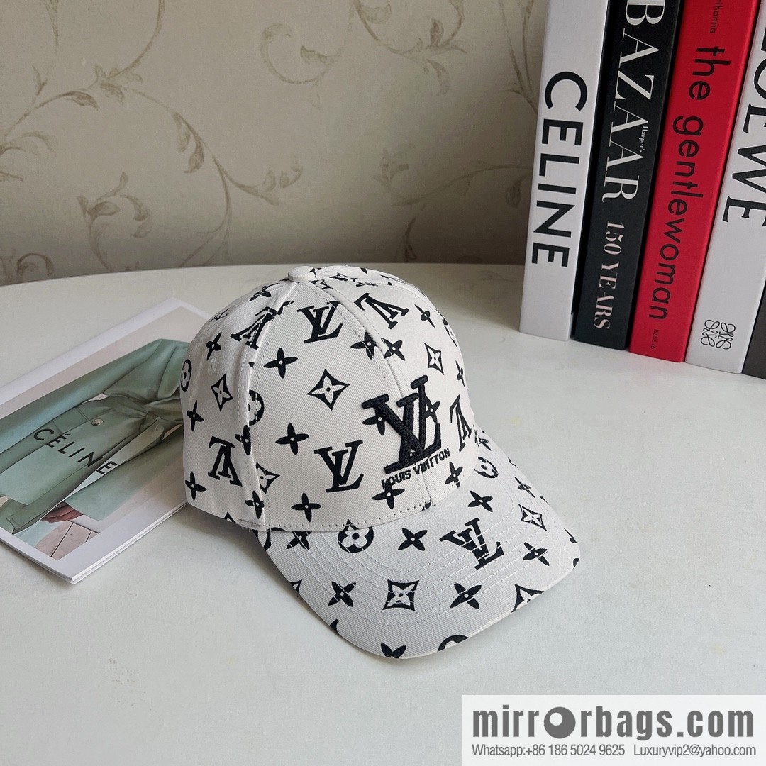 LV Louis Vuitton 2022 spring and summer new full of embroidery craft letters yuppie hardtop baseball cap