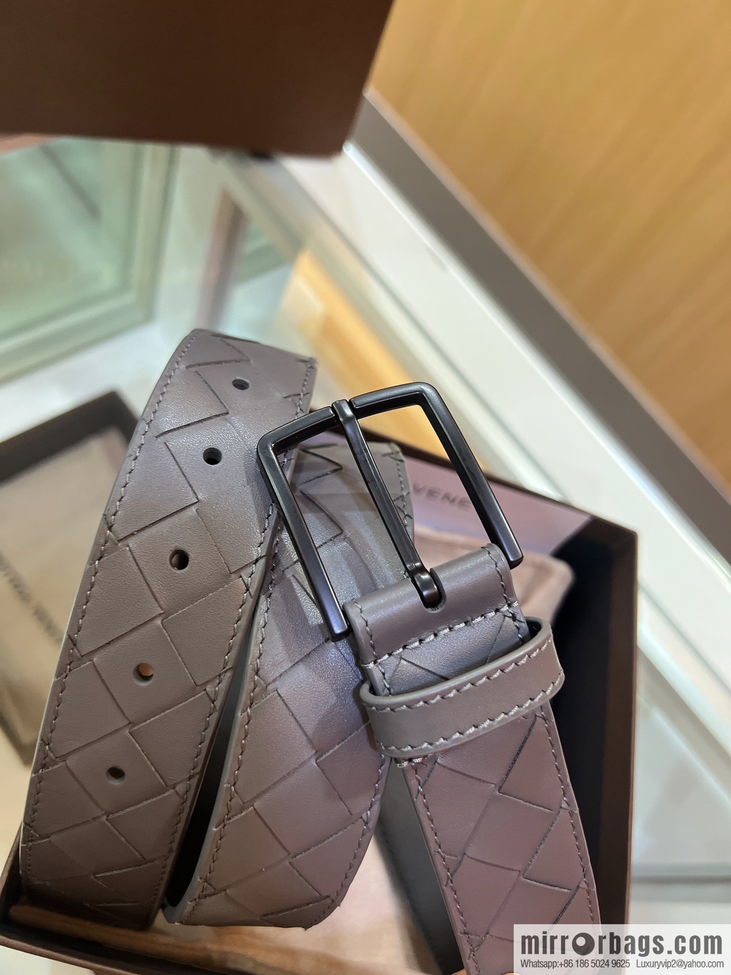 BV Baodian Replica Luxury Handbag, imported cowhide with hand-woven sand needle buckle men's 3.5cm belt