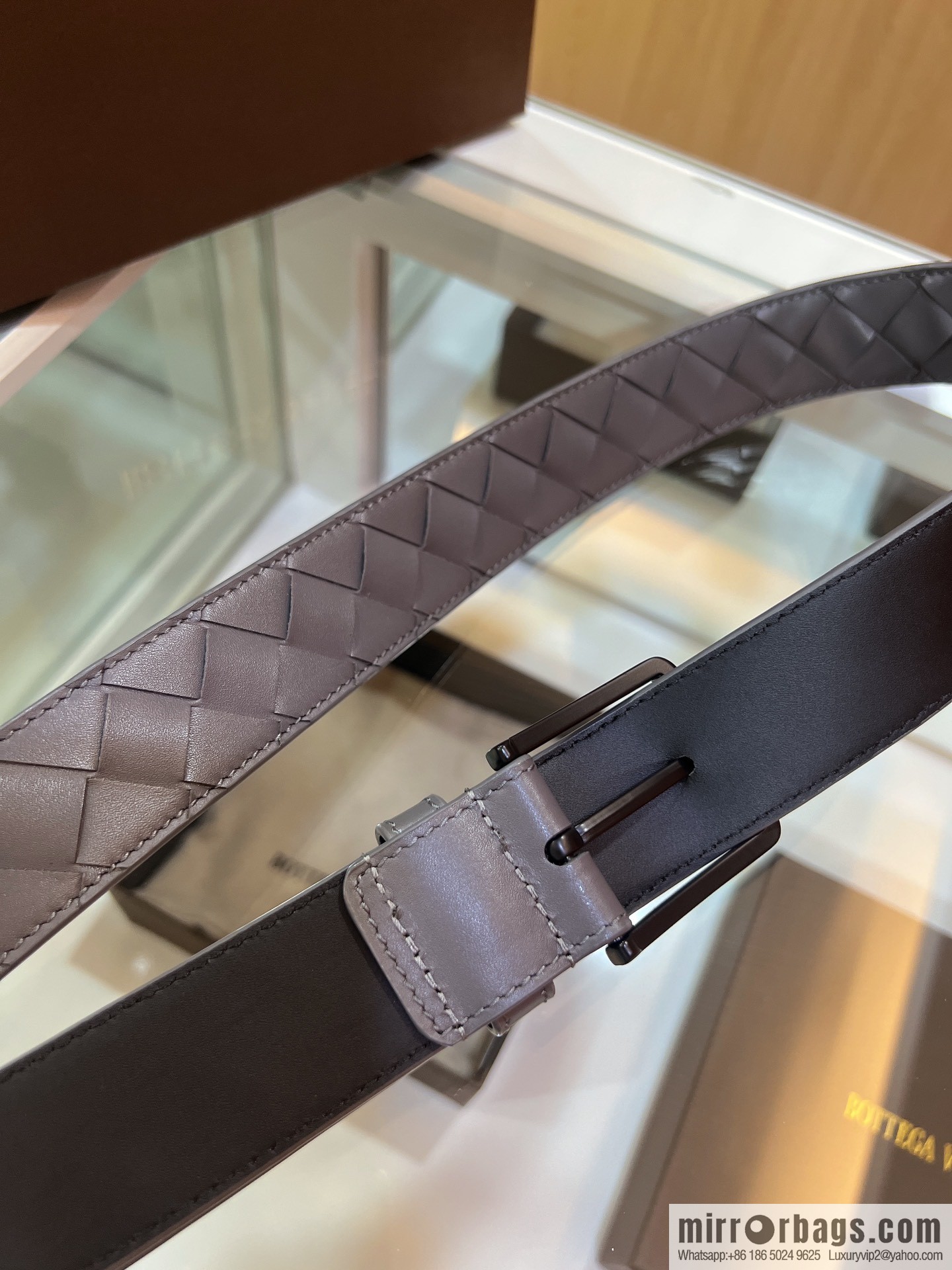 BV Baodian Replica Luxury Handbag, imported cowhide with hand-woven sand needle buckle men's 3.5cm belt