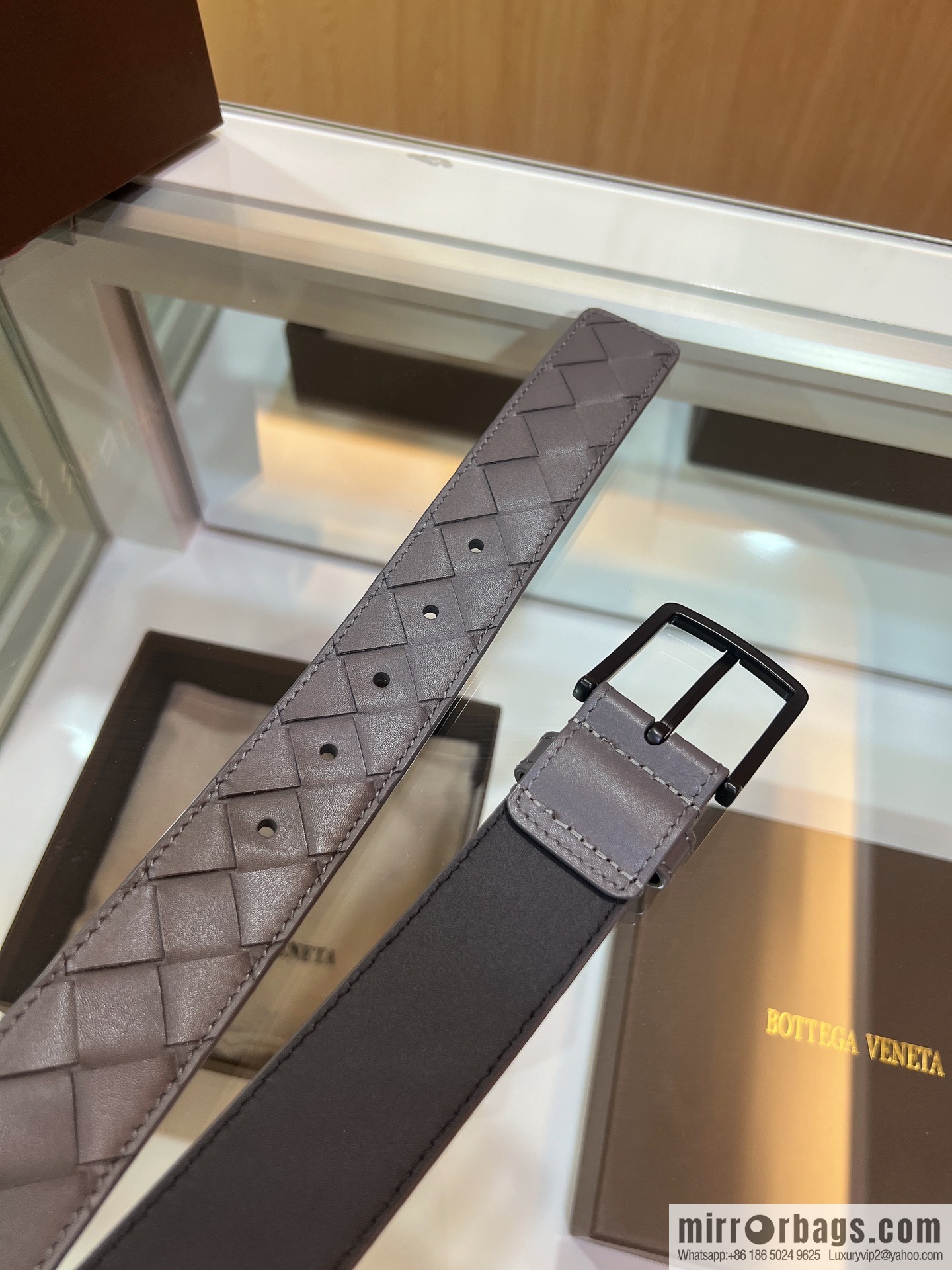 BV Baodian Replica Luxury Handbag, imported cowhide with hand-woven sand needle buckle men's 3.5cm belt