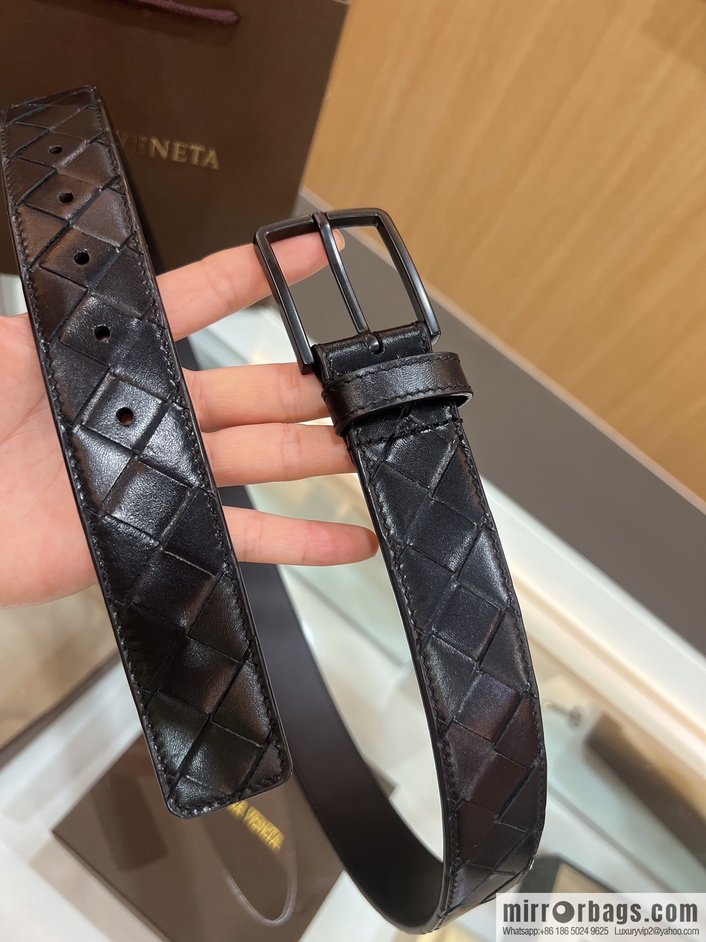 BV Baodian Replica Luxury Handbag, imported cowhide with hand-woven sand needle buckle men's 3.5cm belt