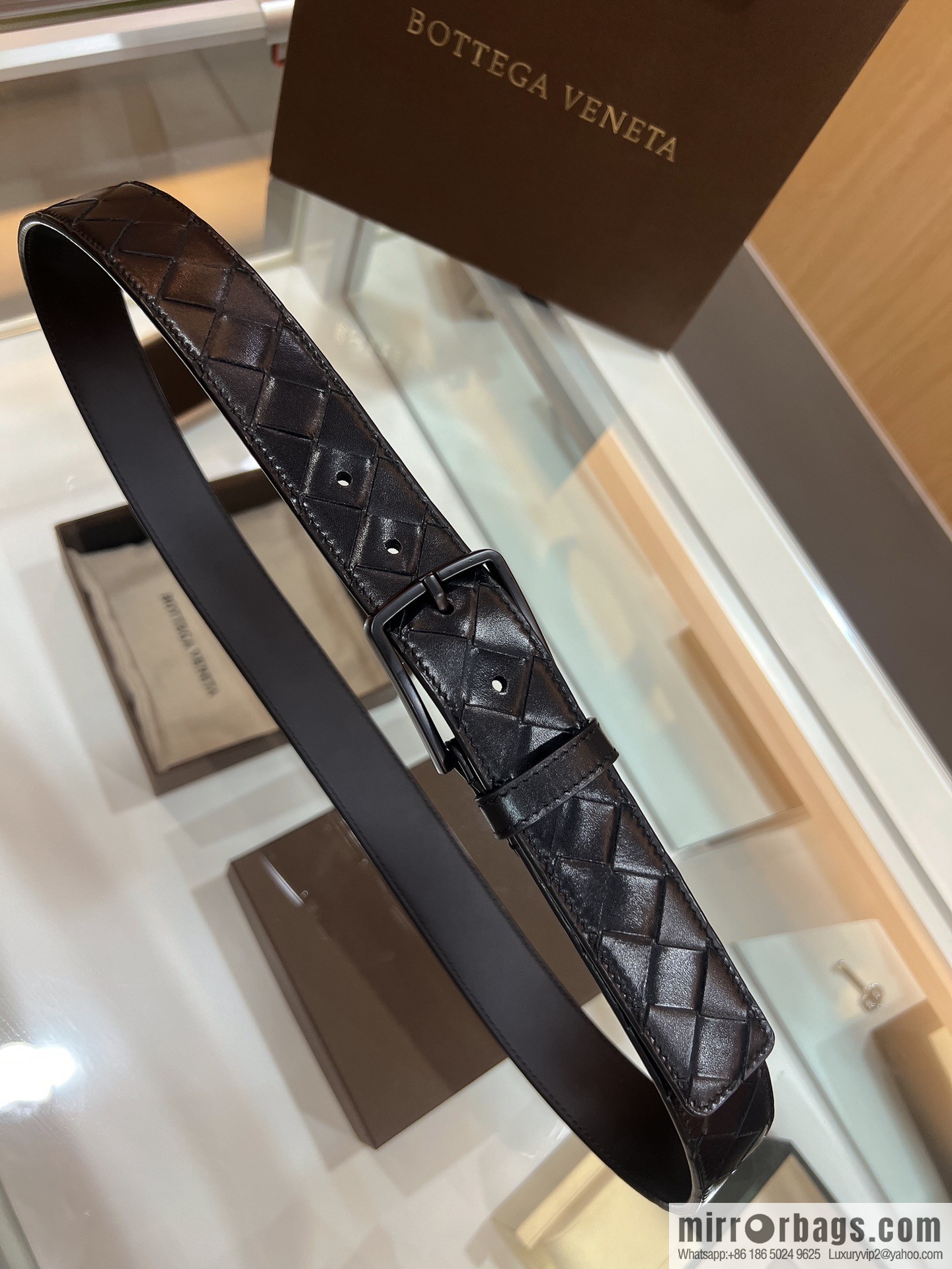BV Baodian Replica Luxury Handbag, imported cowhide with hand-woven sand needle buckle men's 3.5cm belt