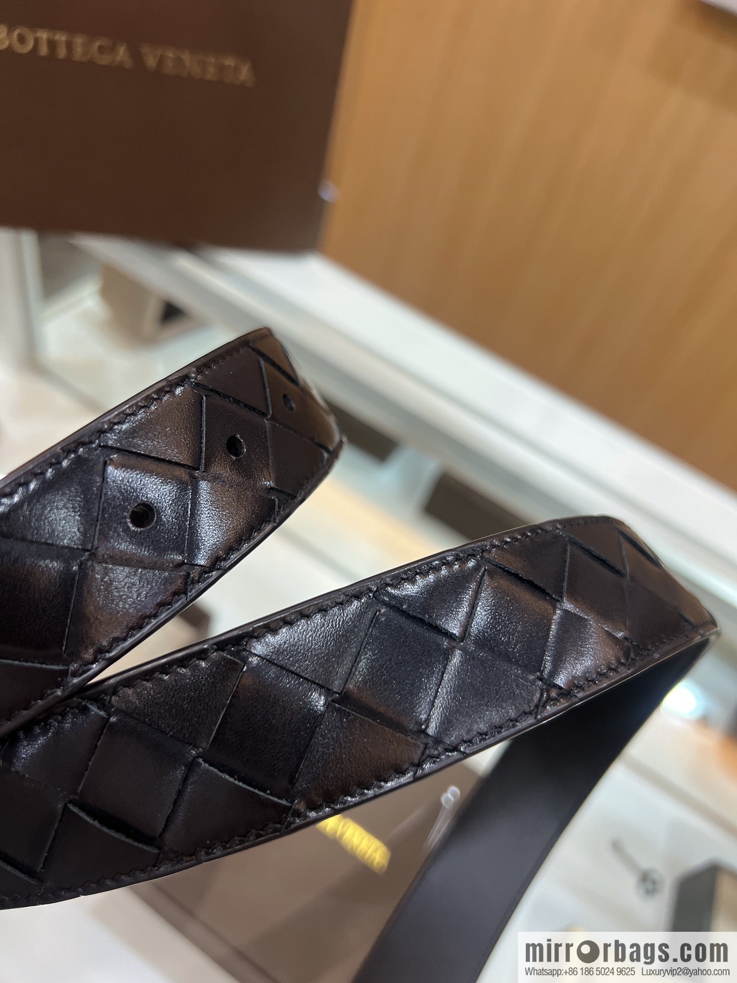 BV Baodian Replica Luxury Handbag, imported cowhide with hand-woven sand needle buckle men's 3.5cm belt
