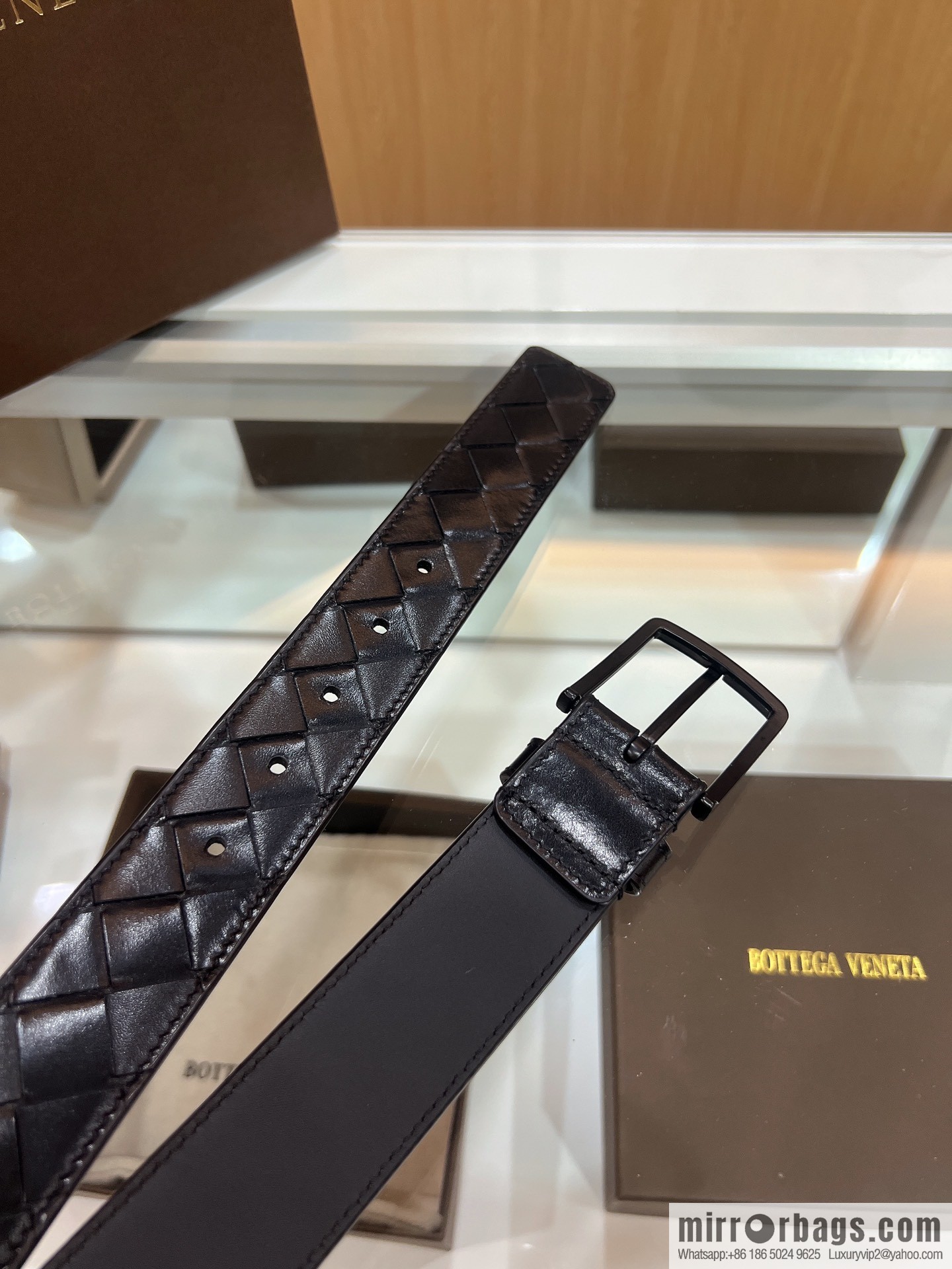 BV Baodian Replica Luxury Handbag, imported cowhide with hand-woven sand needle buckle men's 3.5cm belt