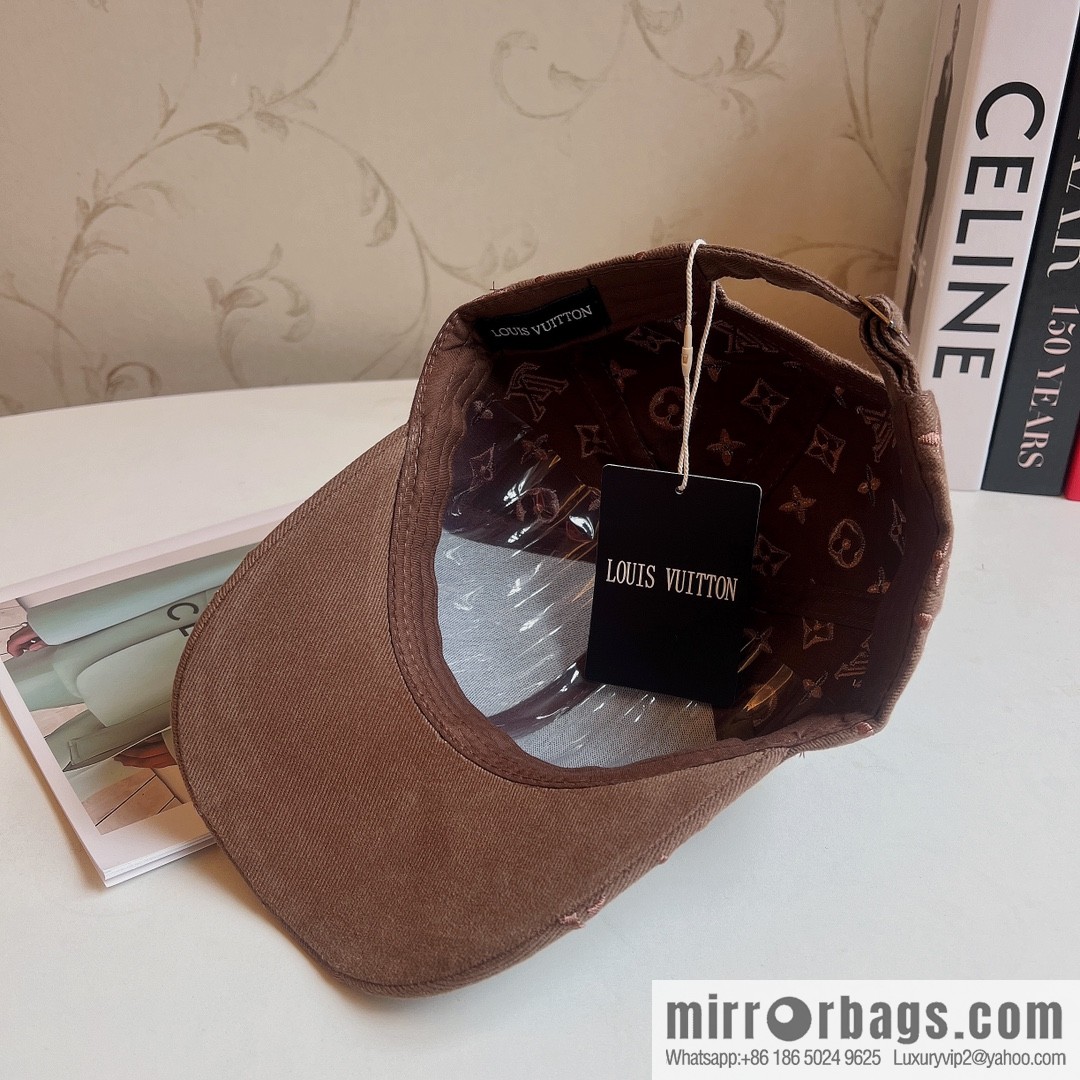 LV Louis Vuitton's new unisex baseball cap
