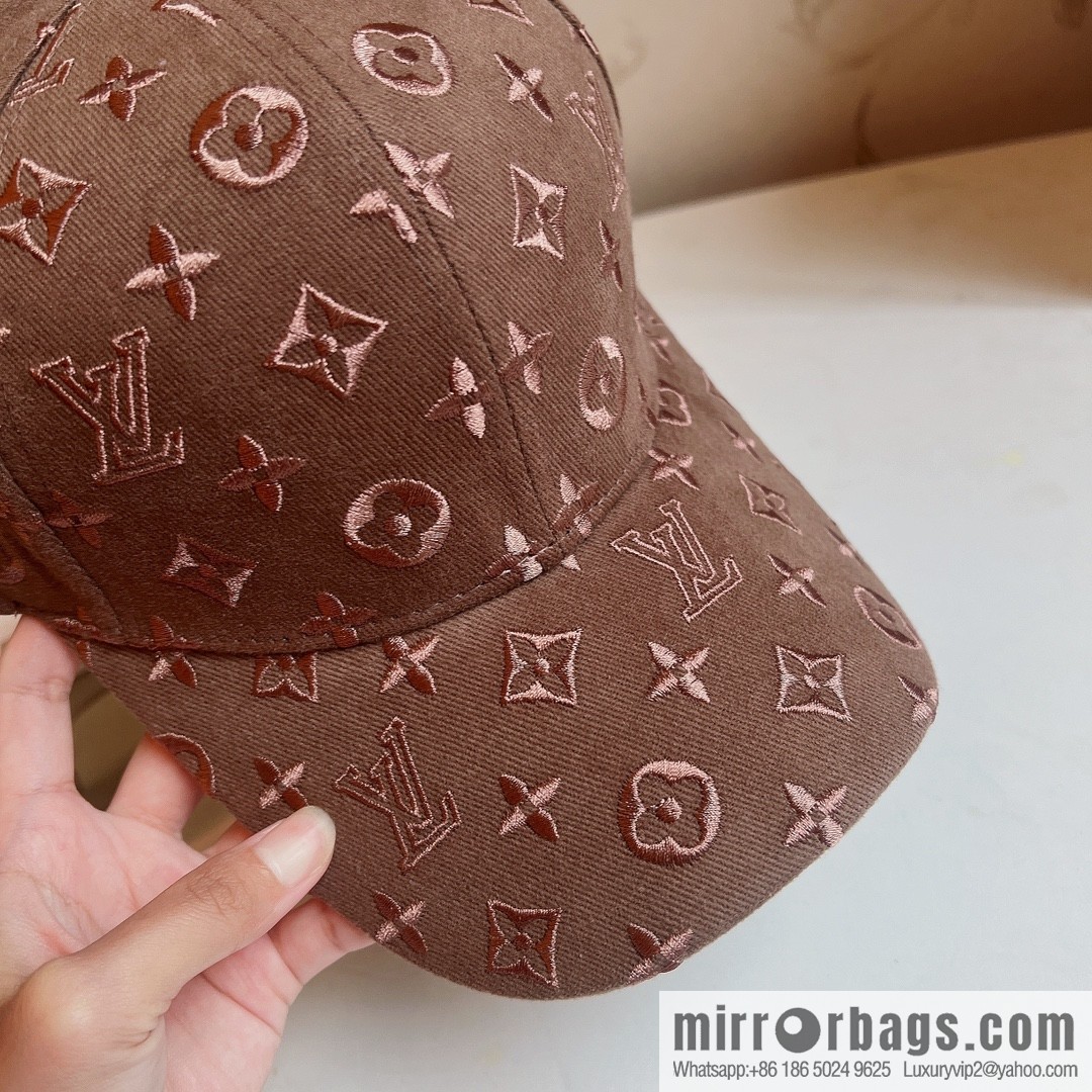 LV Louis Vuitton's new unisex baseball cap