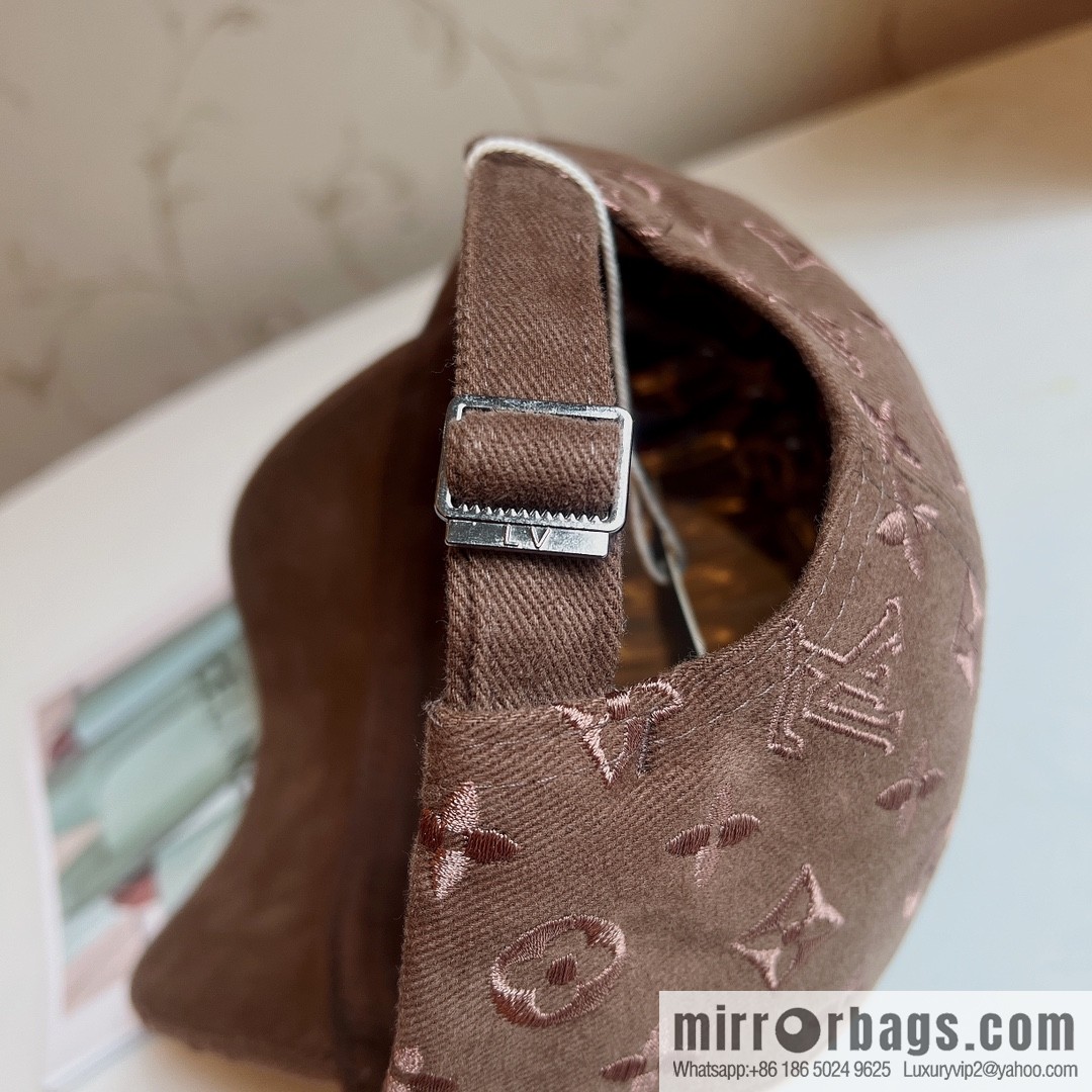 LV Louis Vuitton's new unisex baseball cap