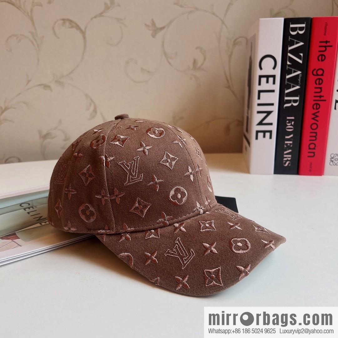 LV Louis Vuitton's new unisex baseball cap