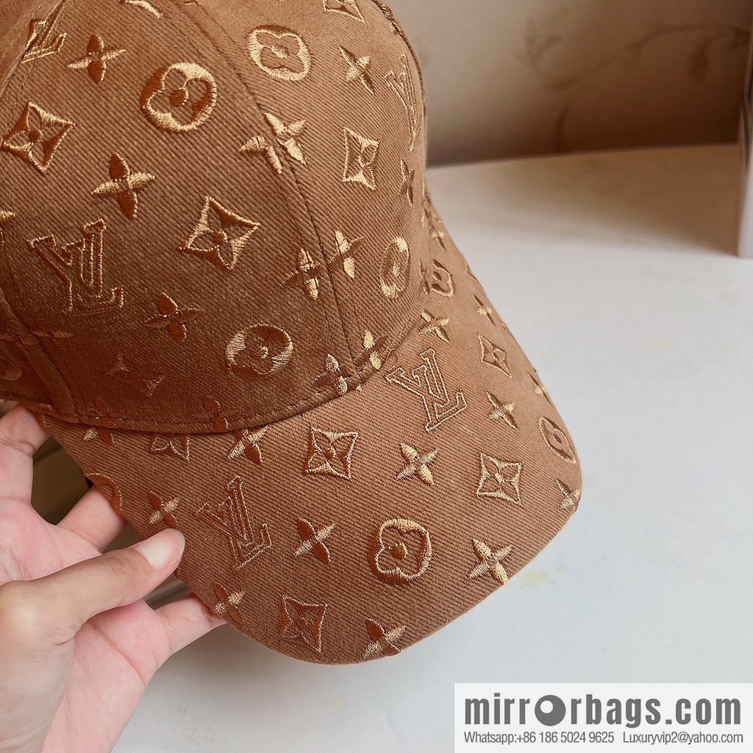 LV Louis Vuitton's new unisex baseball cap