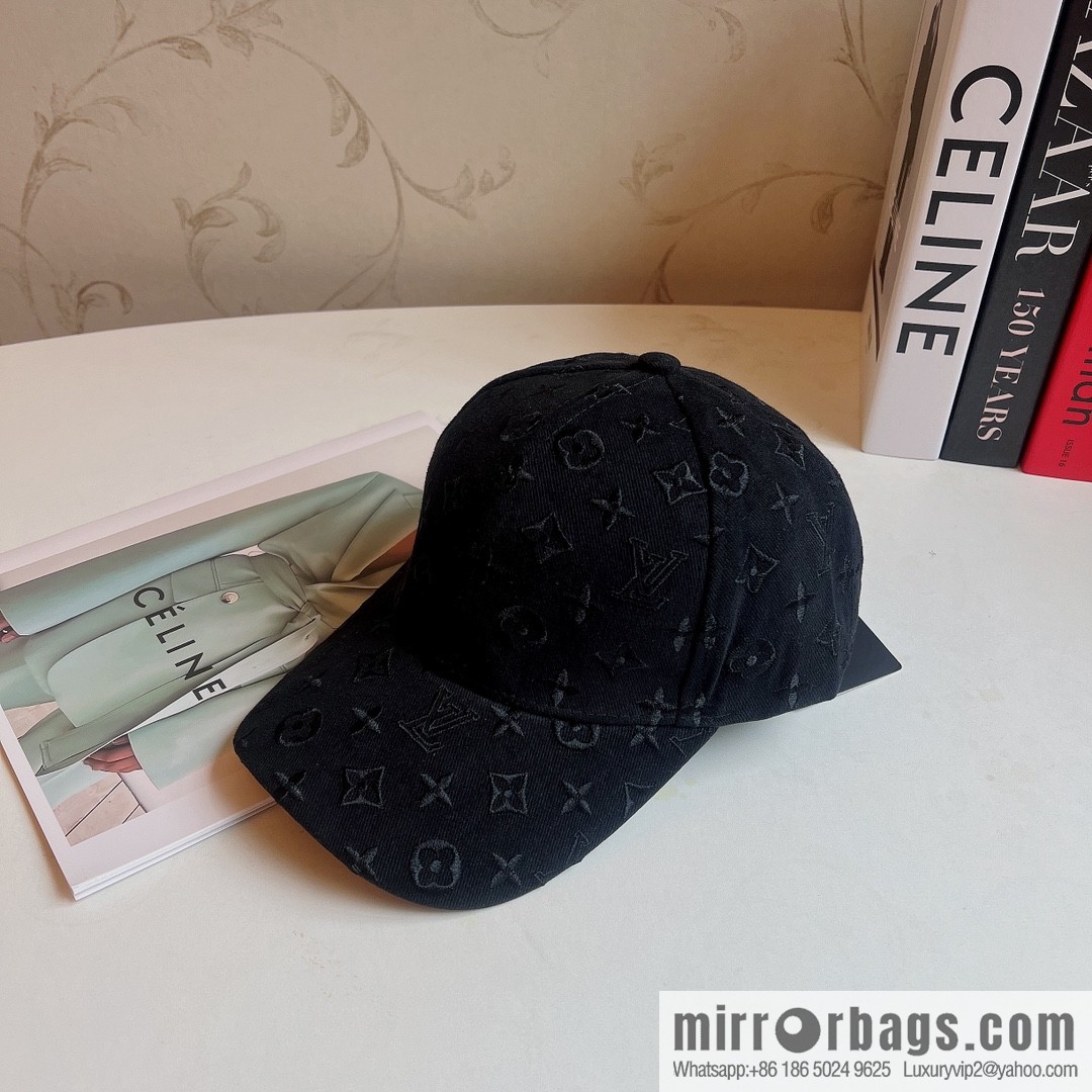 LV Louis Vuitton's new unisex baseball cap