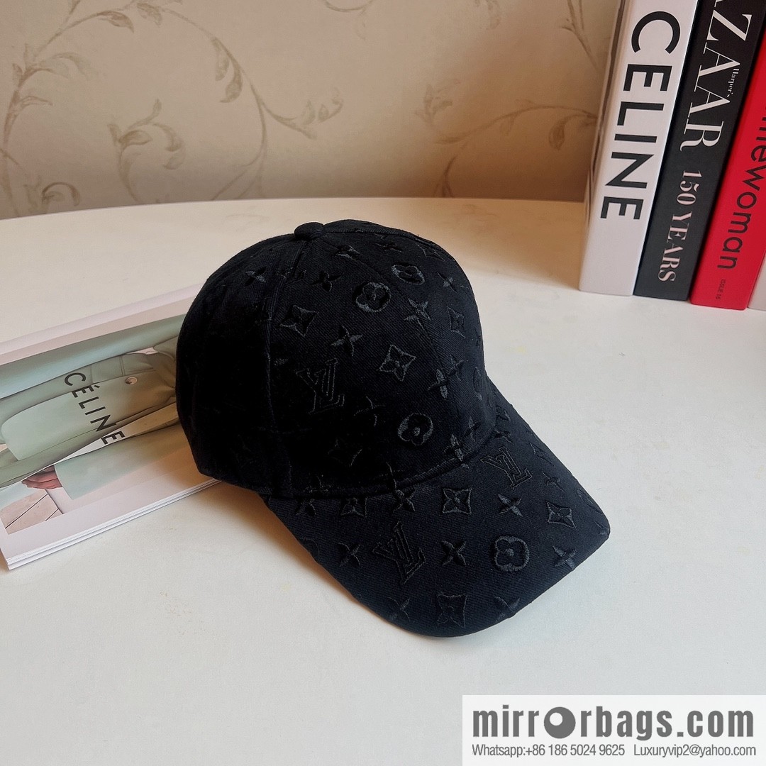 LV Louis Vuitton's new unisex baseball cap